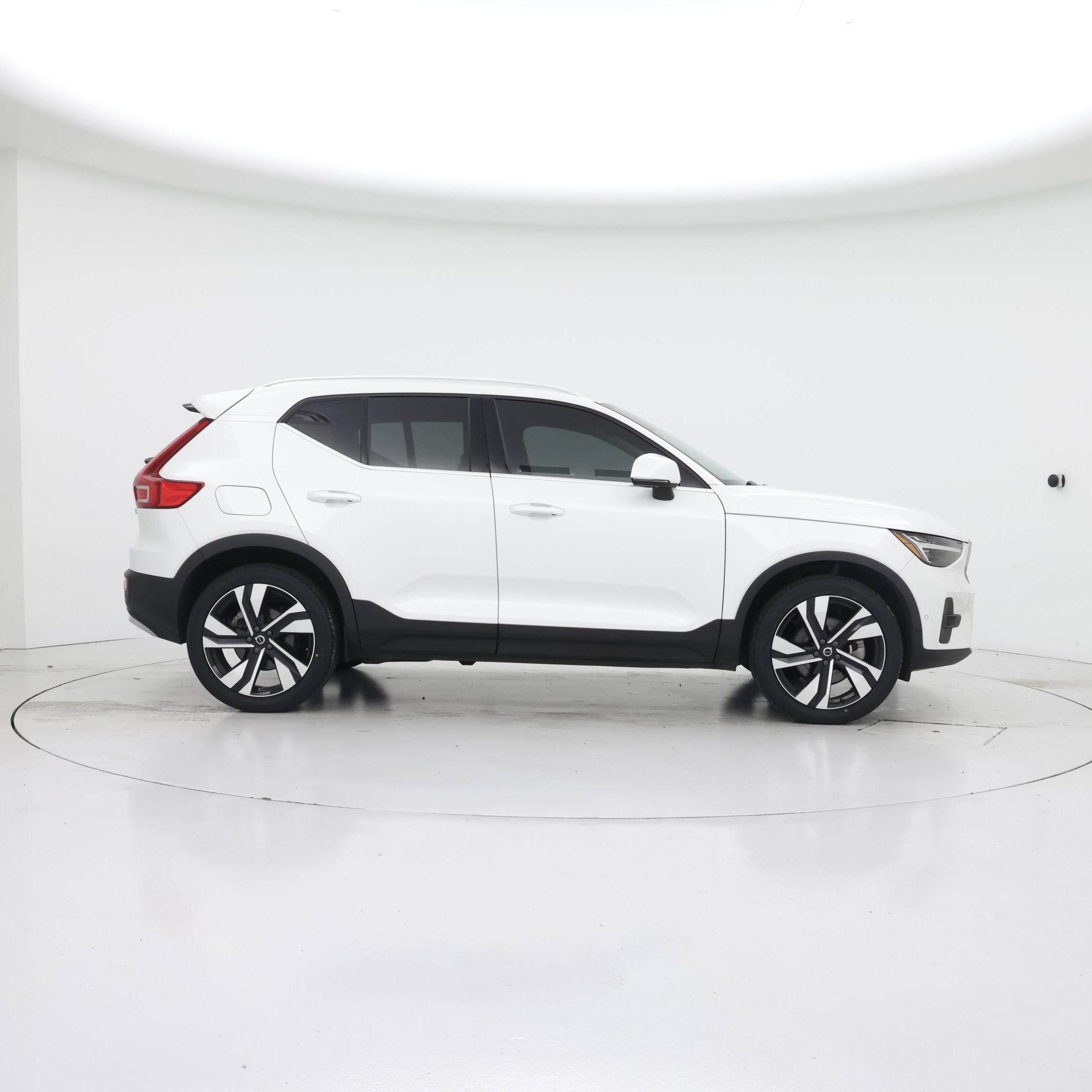 Thumbnail: 2024 Volvo XC40 - 7