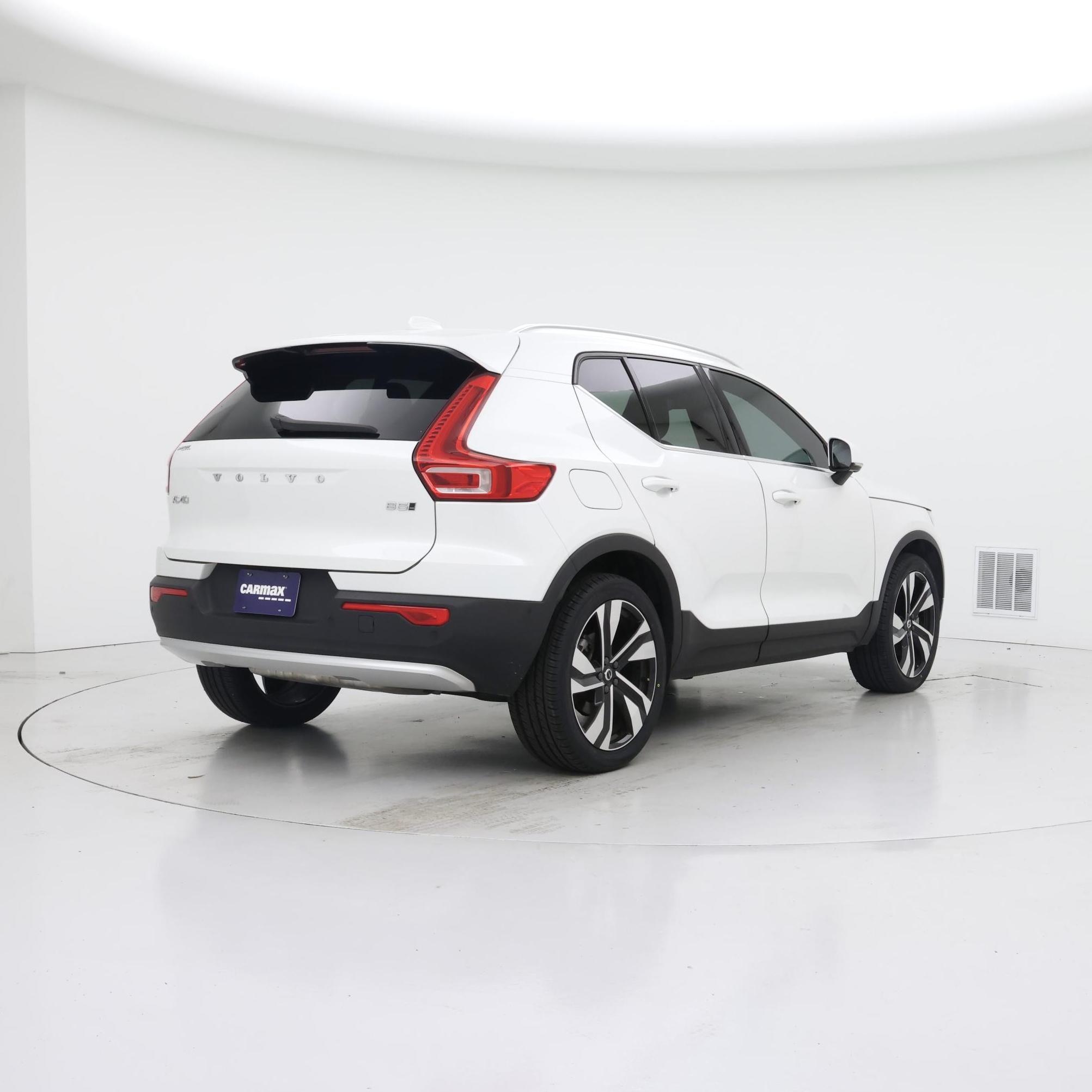 Thumbnail: 2024 Volvo XC40 - 8