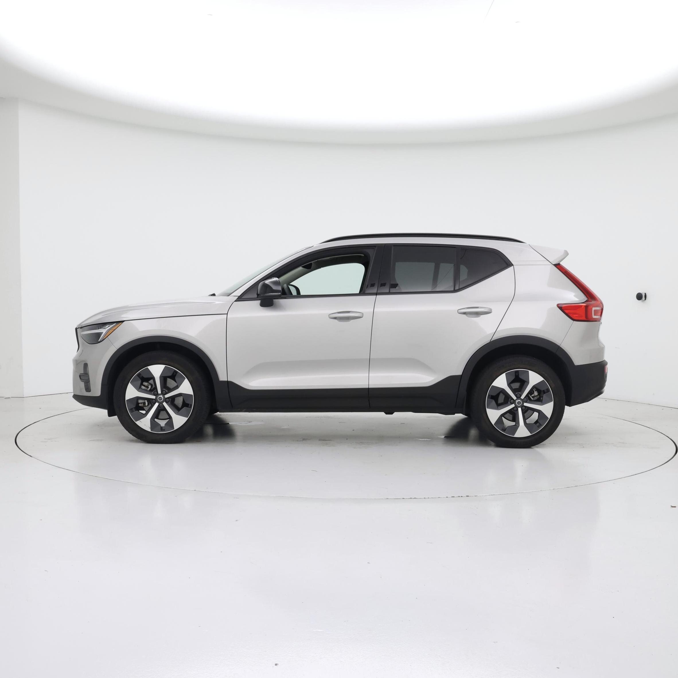 Thumbnail: 2024 Volvo XC40 - 3