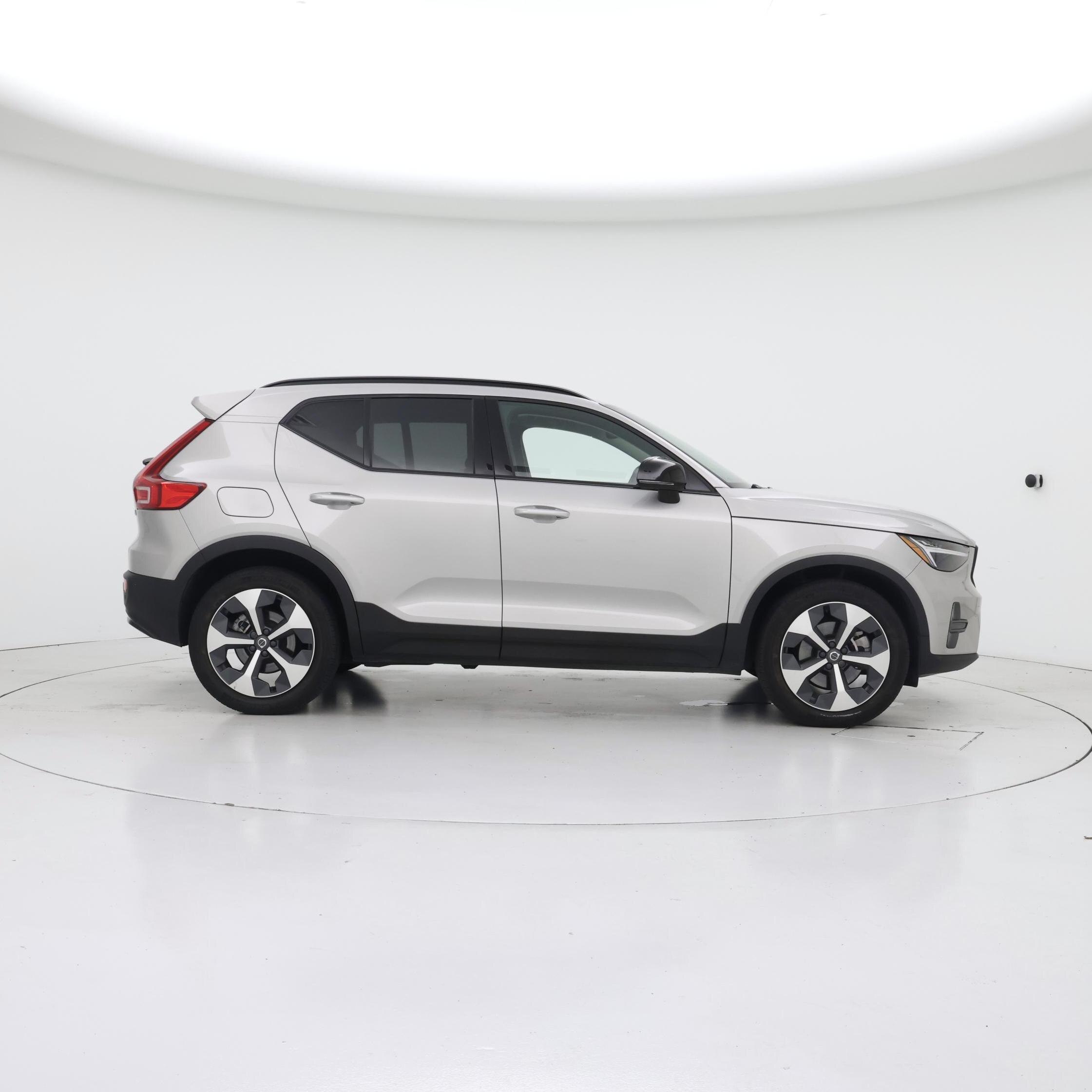Thumbnail: 2024 Volvo XC40 - 7