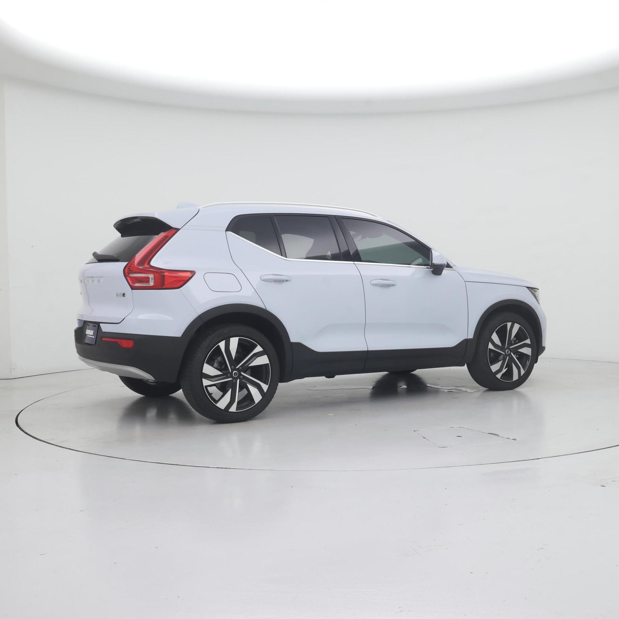 Thumbnail: 2024 Volvo XC40 - 2
