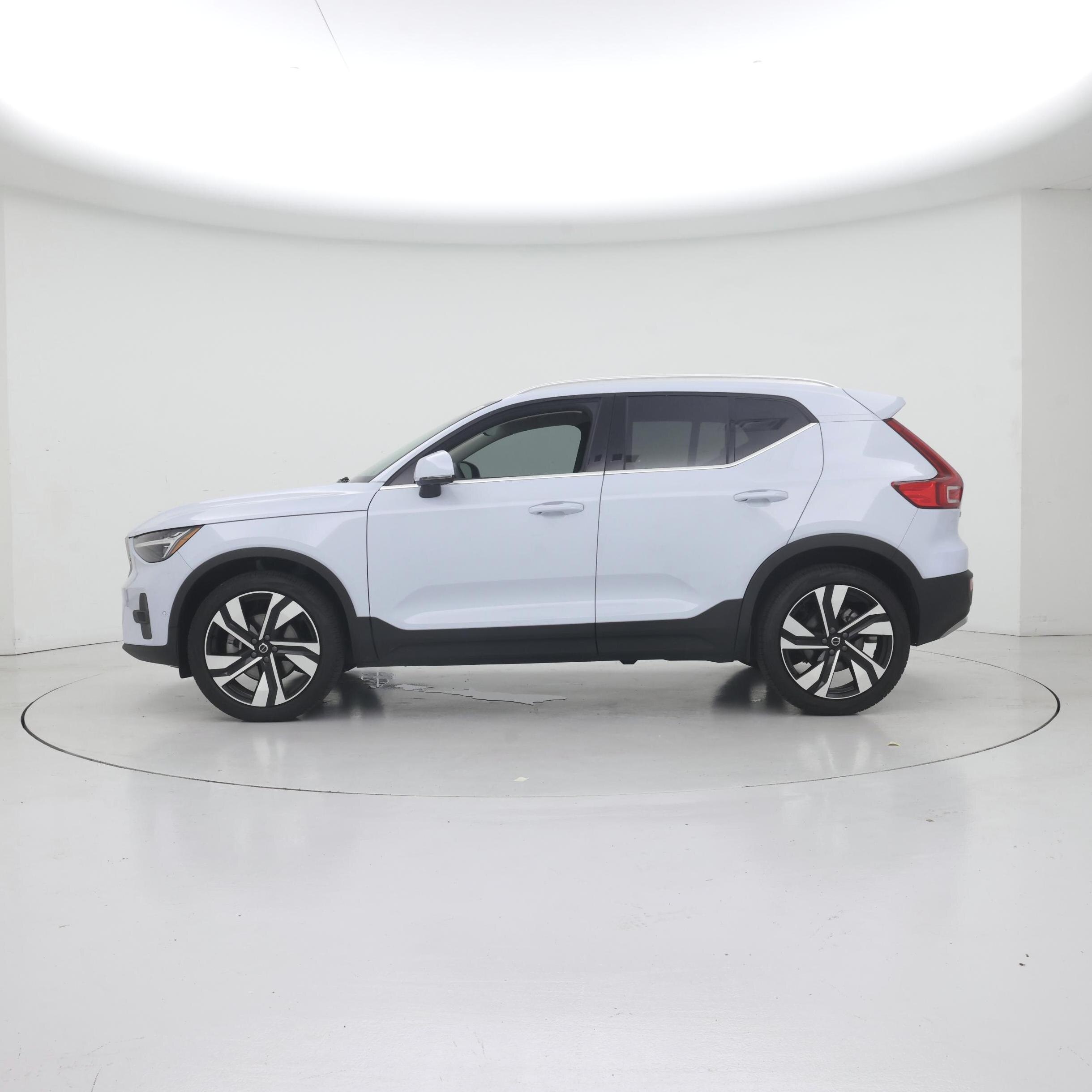 Thumbnail: 2024 Volvo XC40 - 5