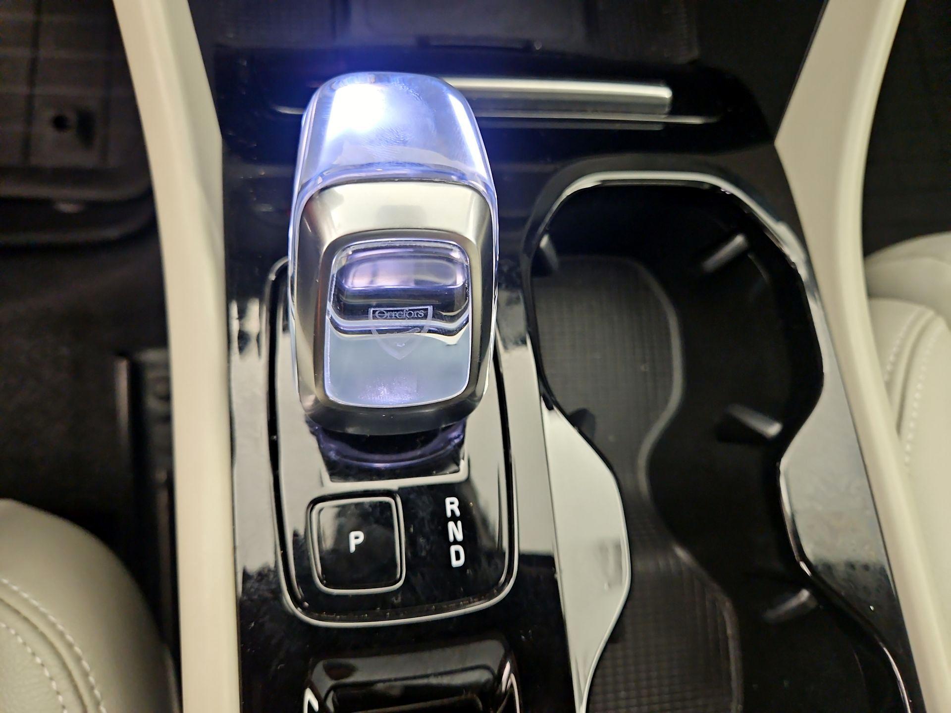 Thumbnail: 2024 Volvo XC40 - 18