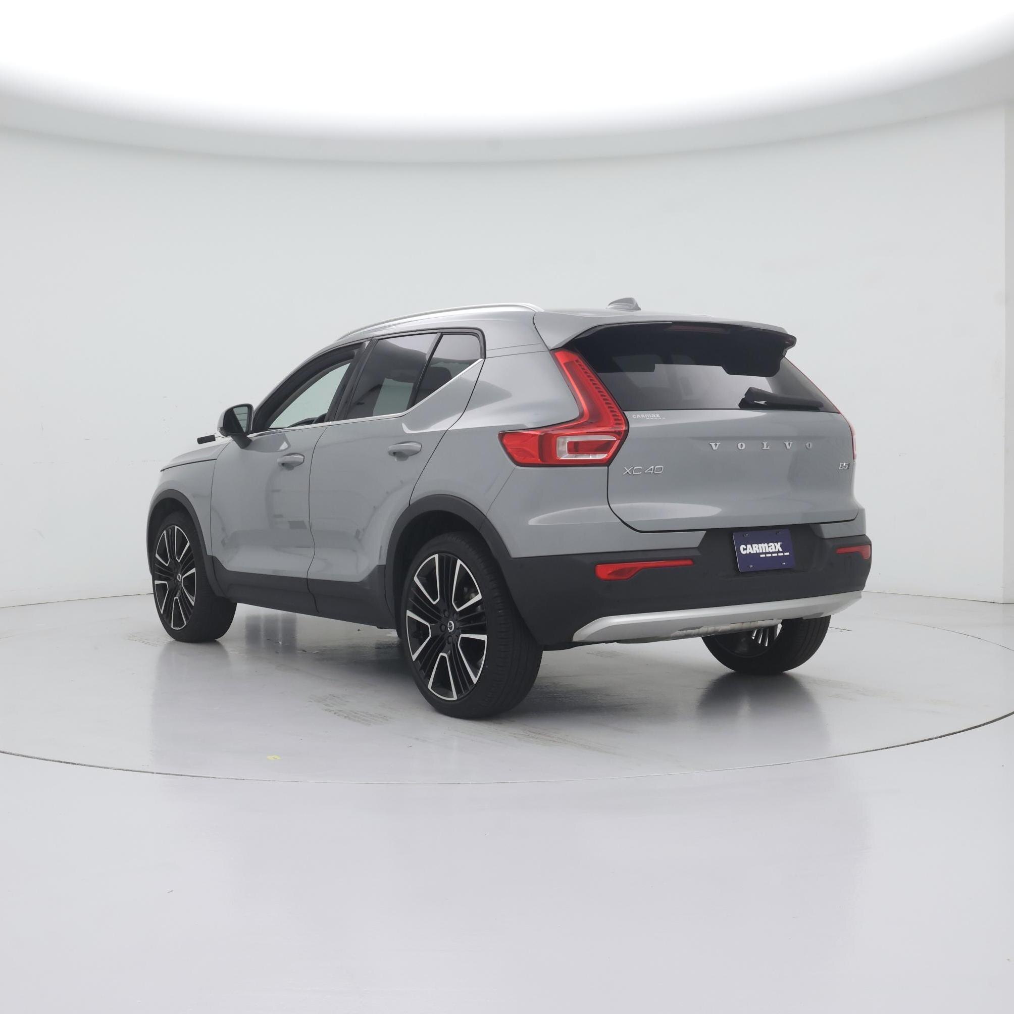 Thumbnail: 2024 Volvo XC40 - 2