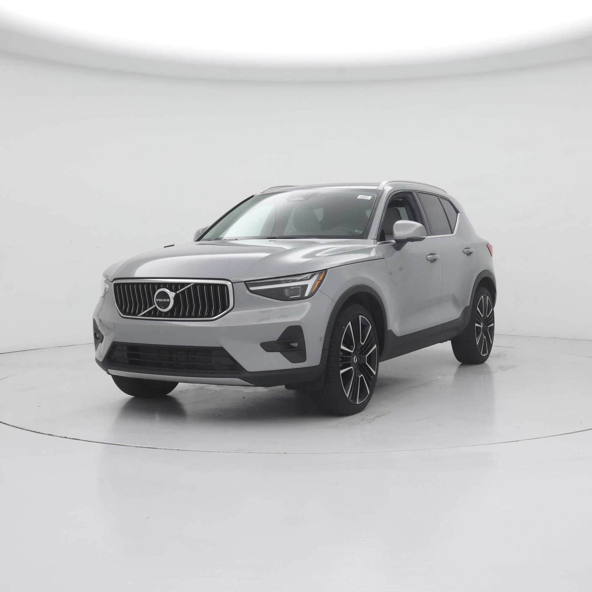 Thumbnail: 2024 Volvo XC40 - 4
