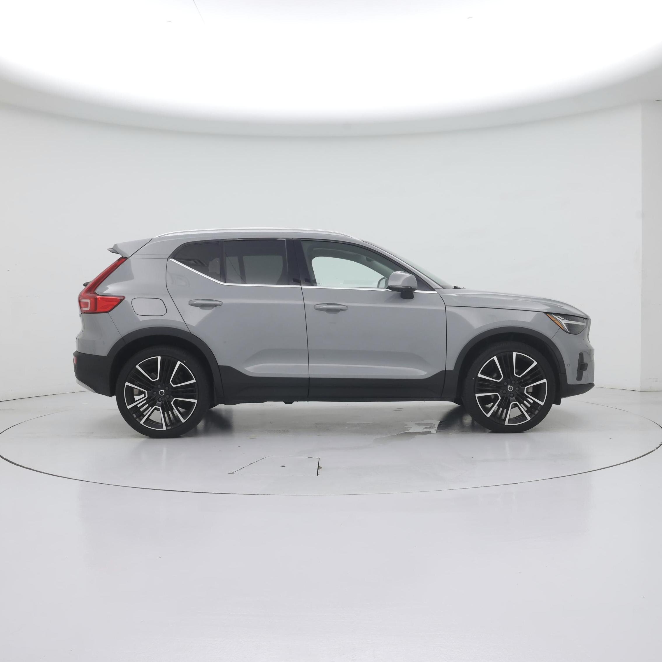 Thumbnail: 2024 Volvo XC40 - 7