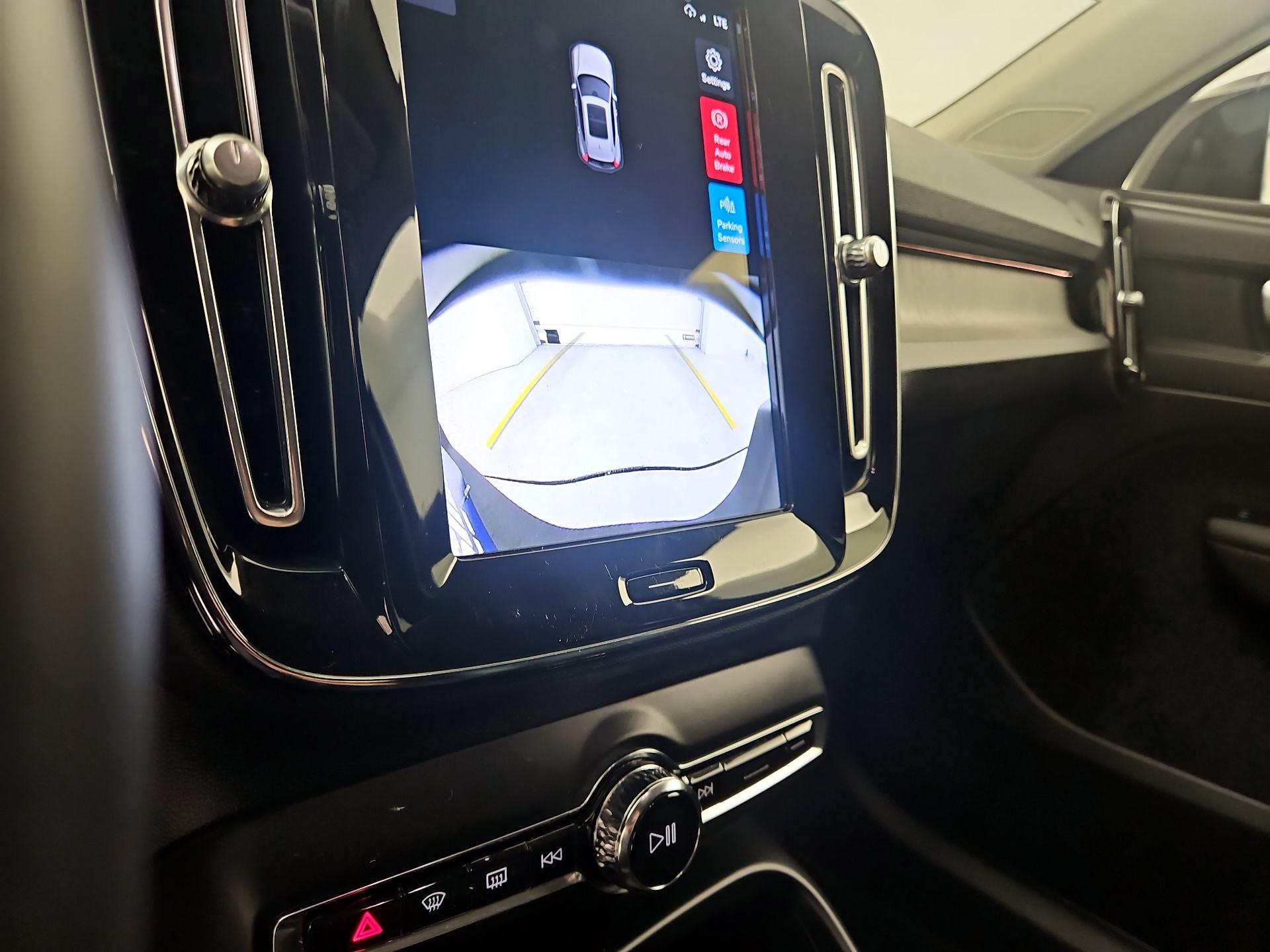 Thumbnail: 2024 Volvo XC40 - 15