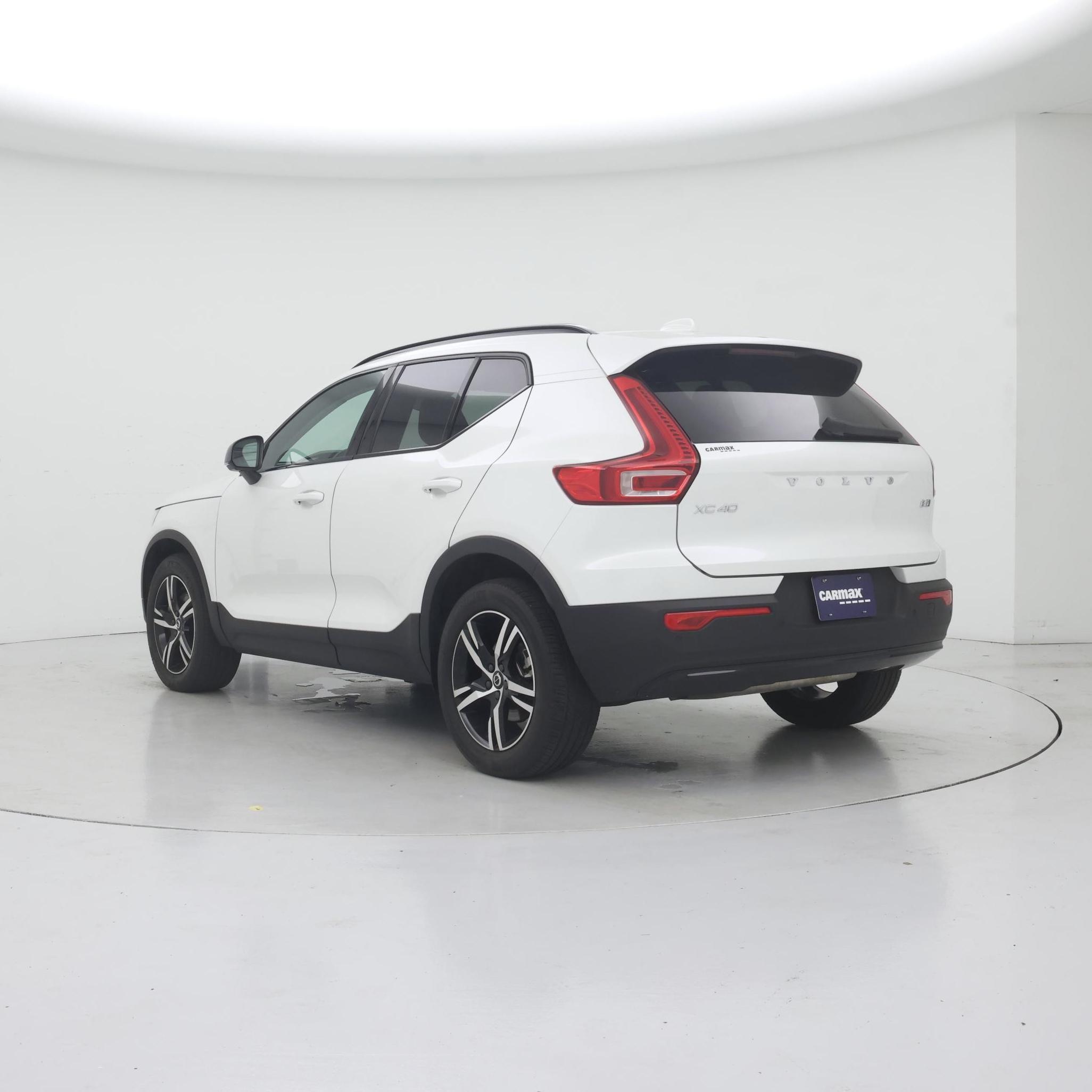 Thumbnail: 2024 Volvo XC40 - 2