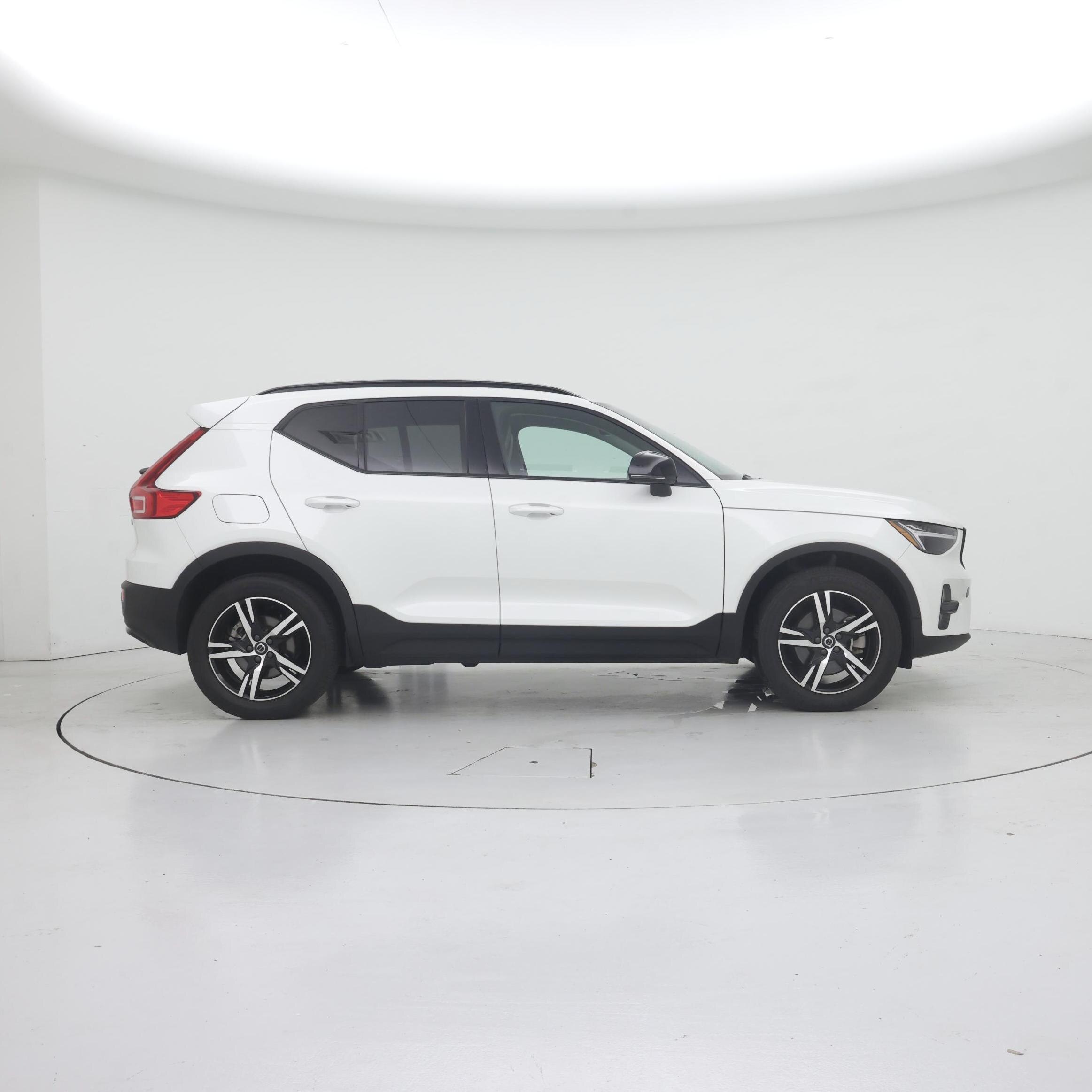 Thumbnail: 2024 Volvo XC40 - 7