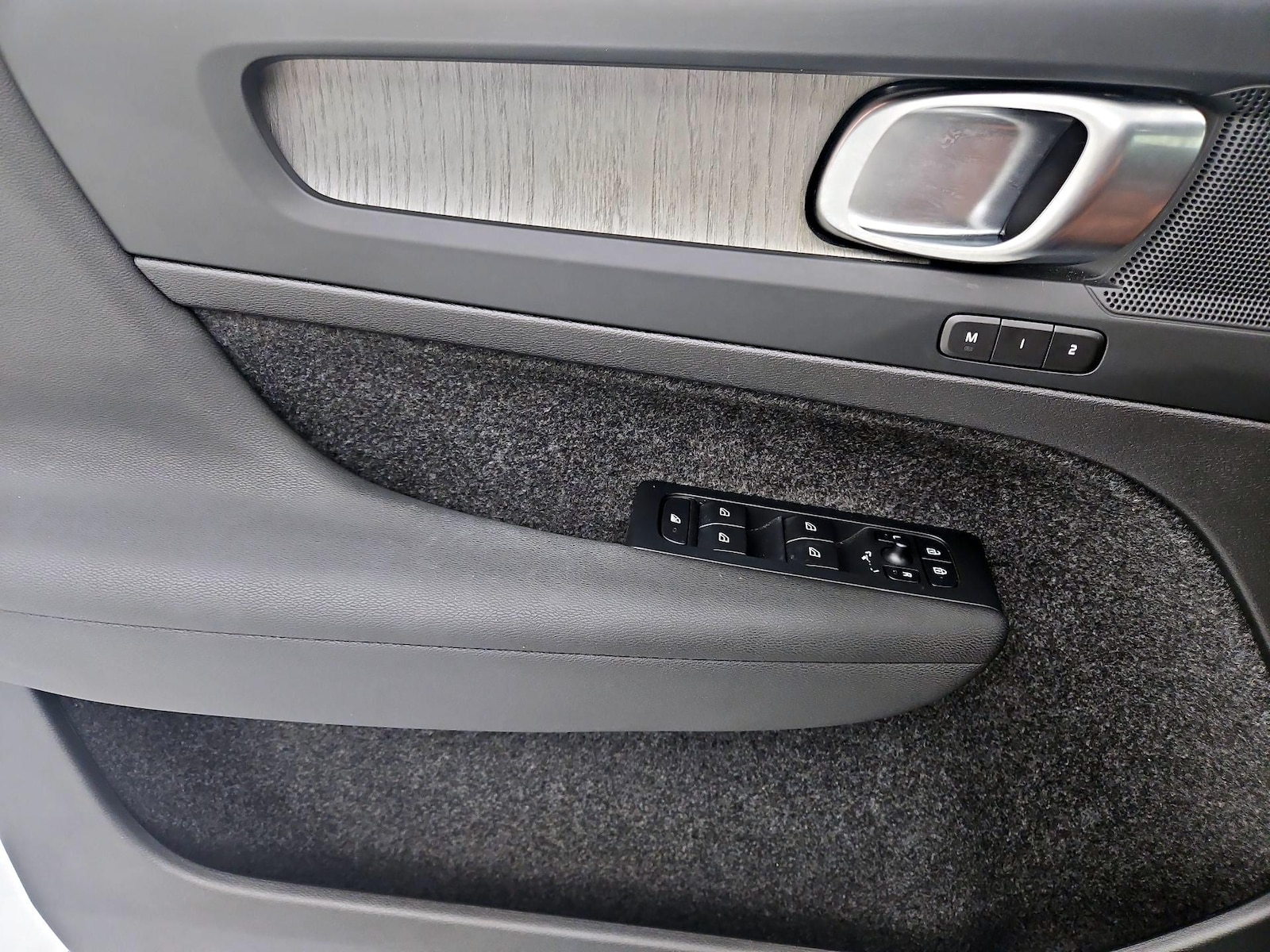 2023 Volvo XC40 Core - Photo 13