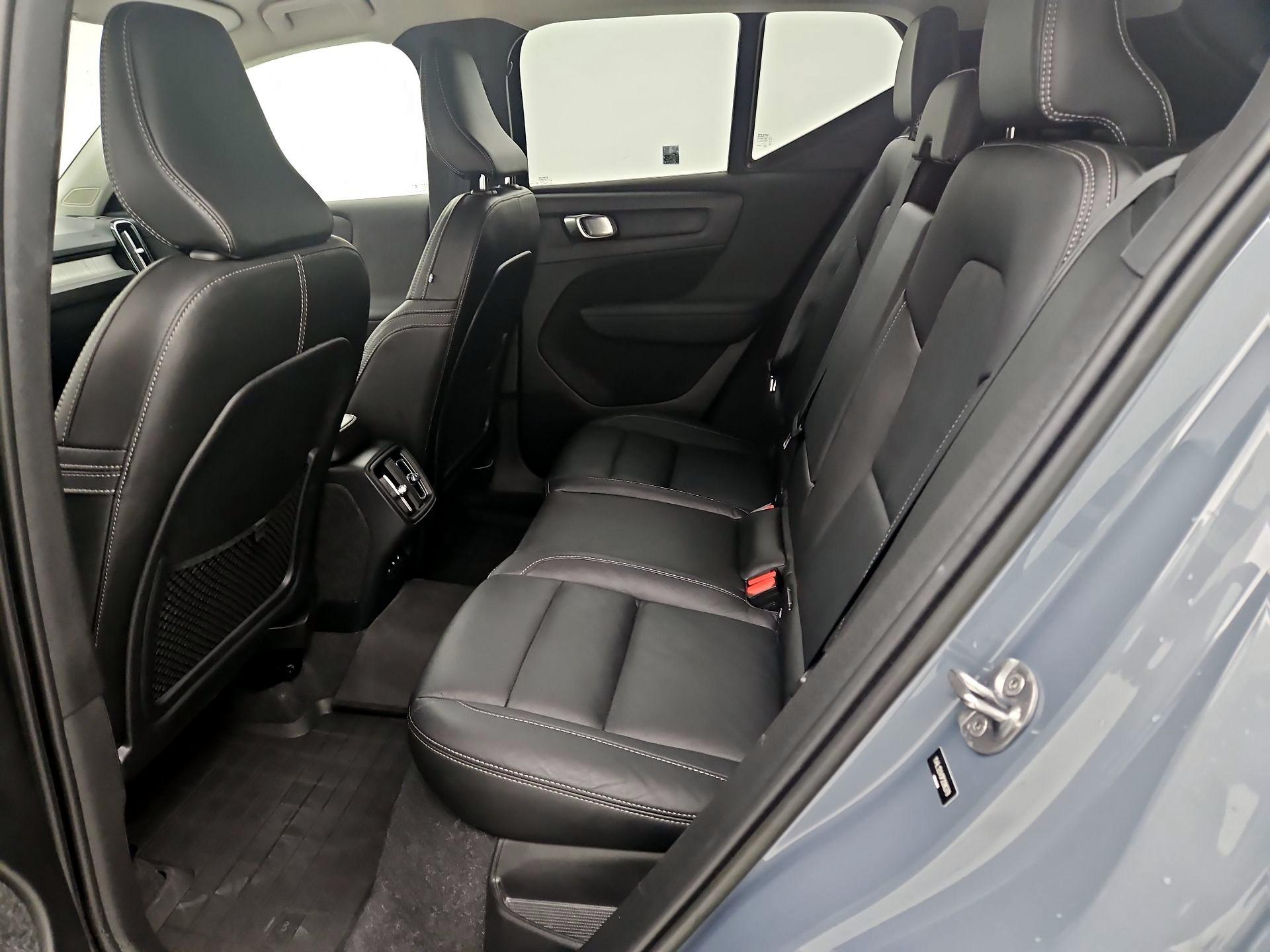 Thumbnail: 2023 Volvo XC40 - 19