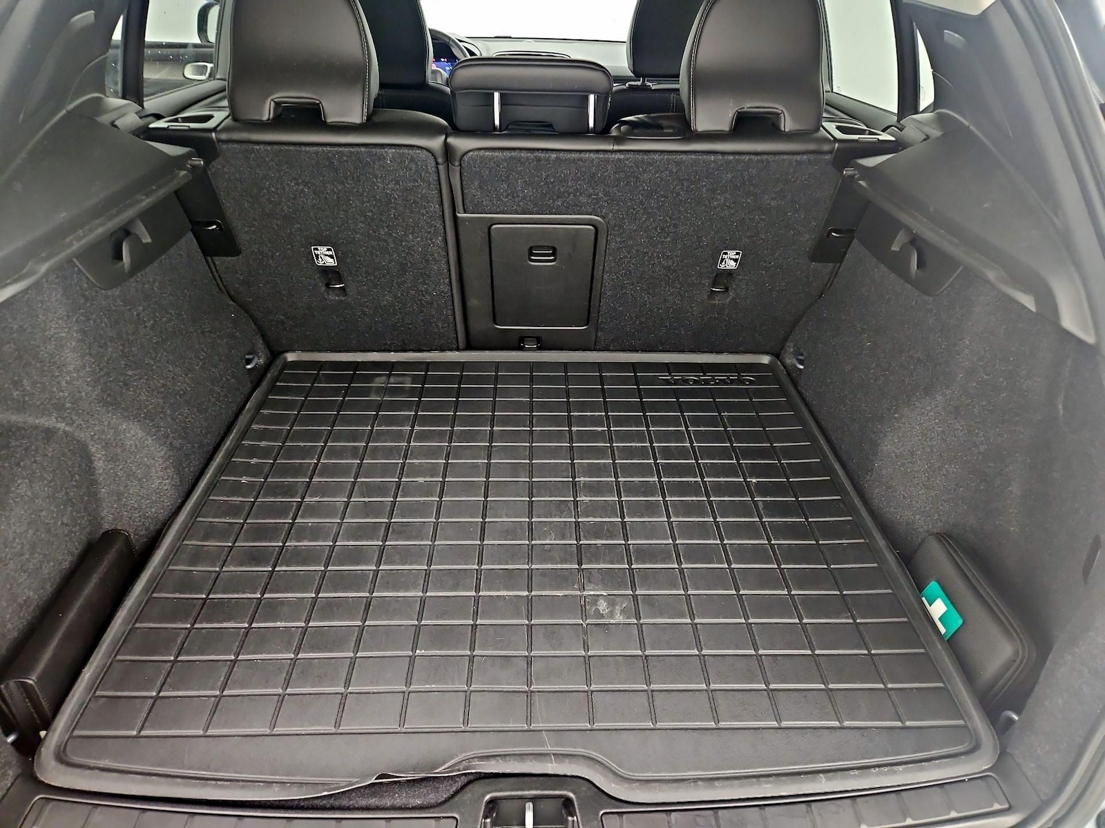 2023 Volvo XC40 Core - Photo 21