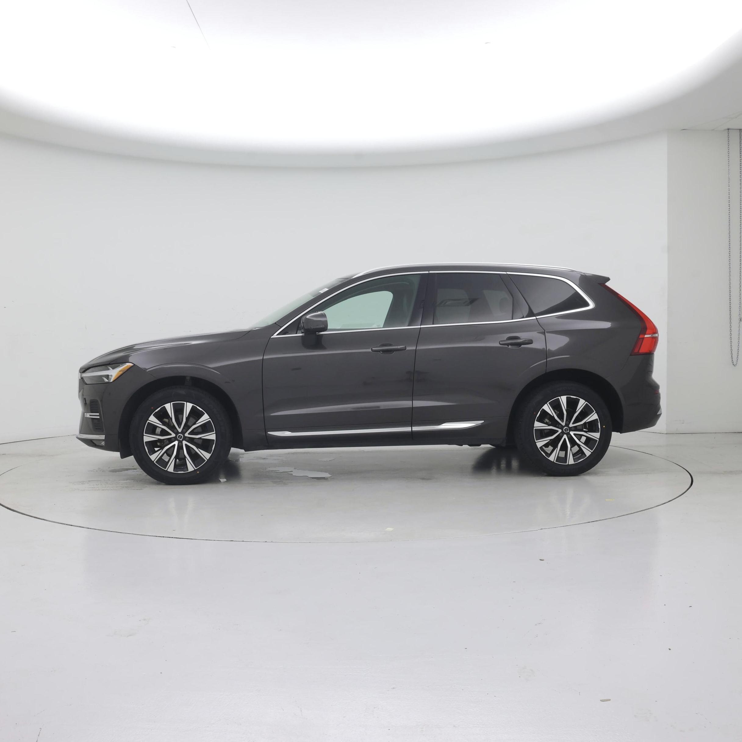 Thumbnail: 2023 Volvo XC60 - 3