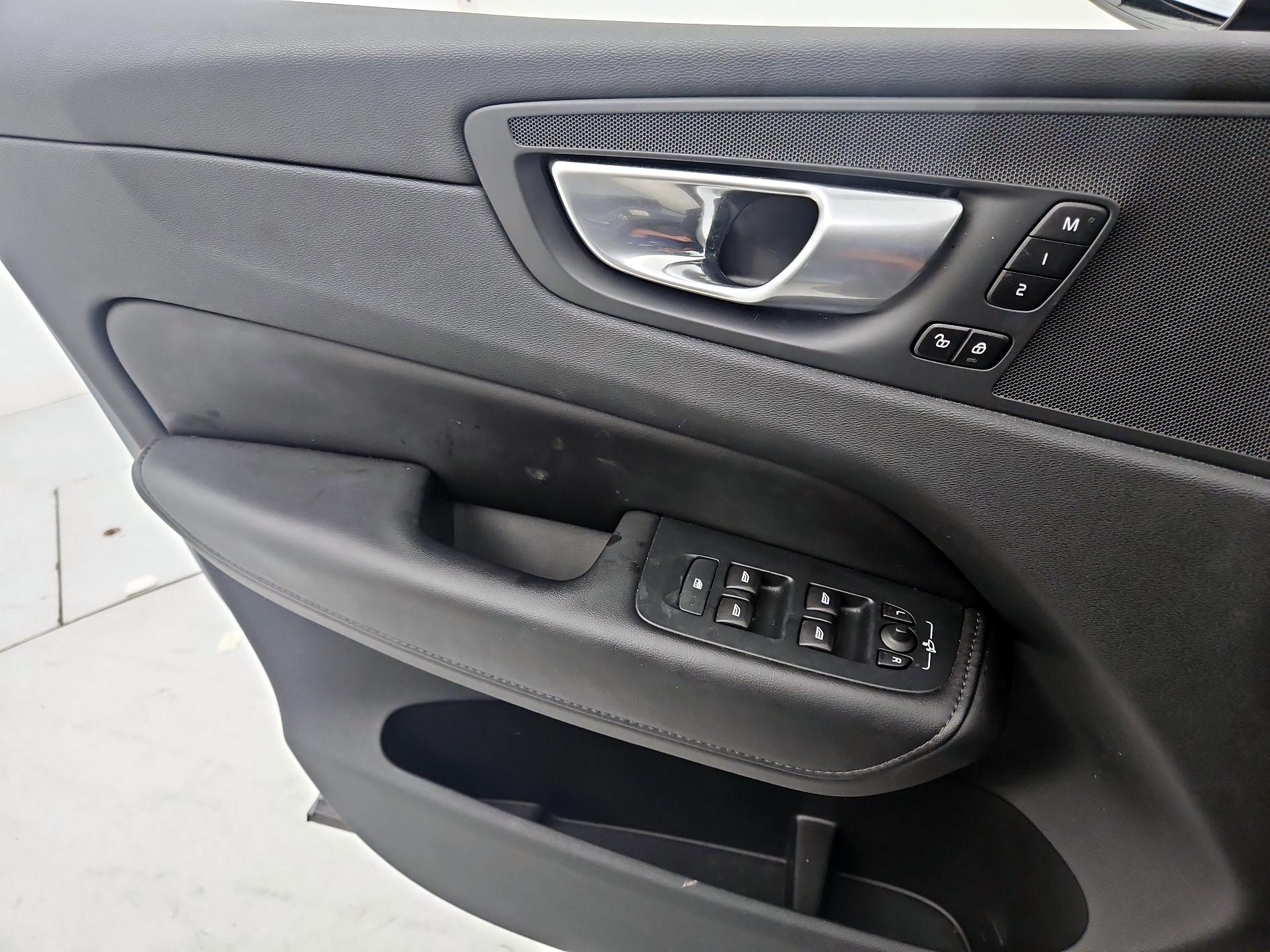 Thumbnail: 2024 Volvo XC60 - 12