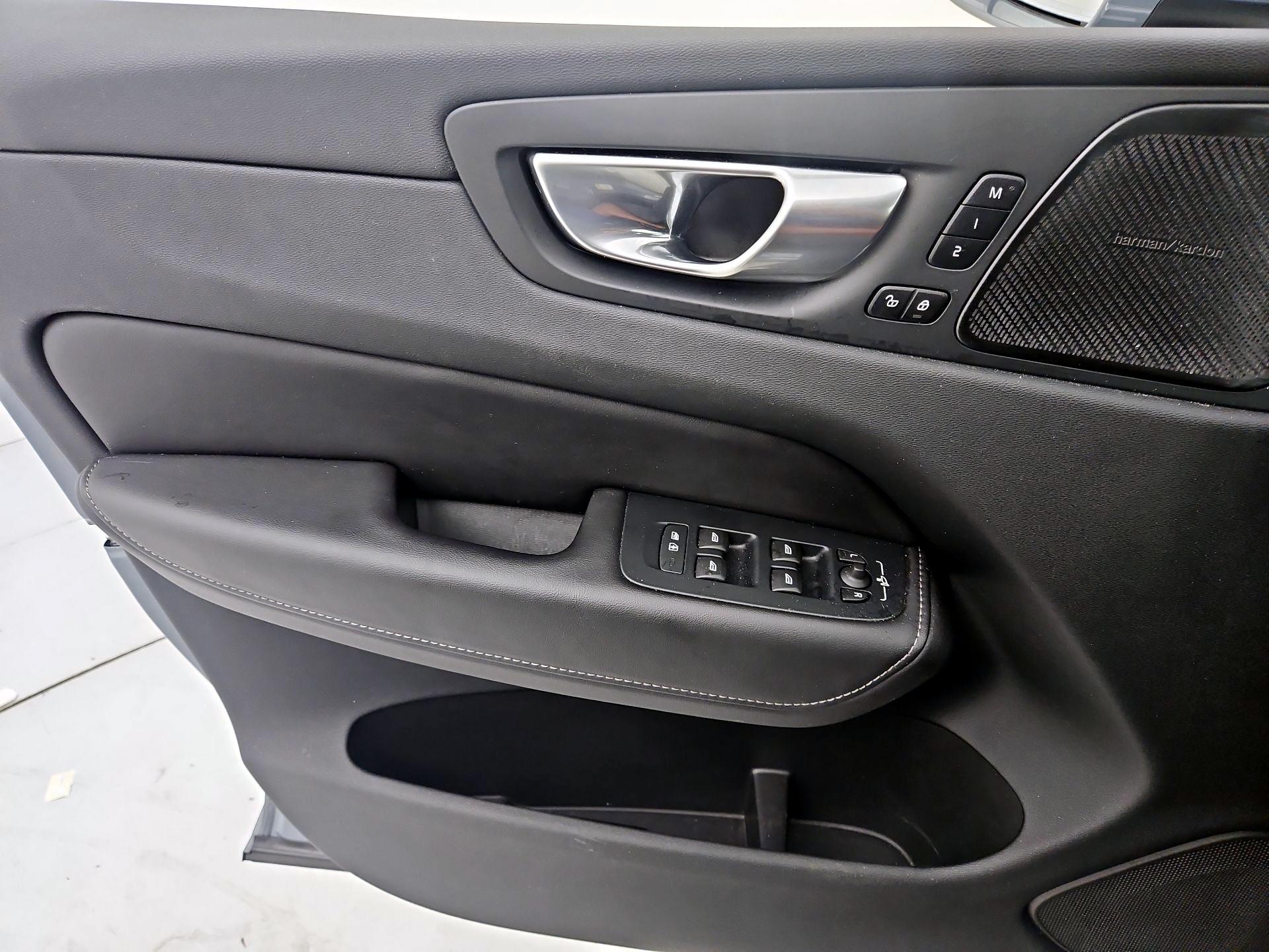 Thumbnail: 2023 Volvo XC60 - 12