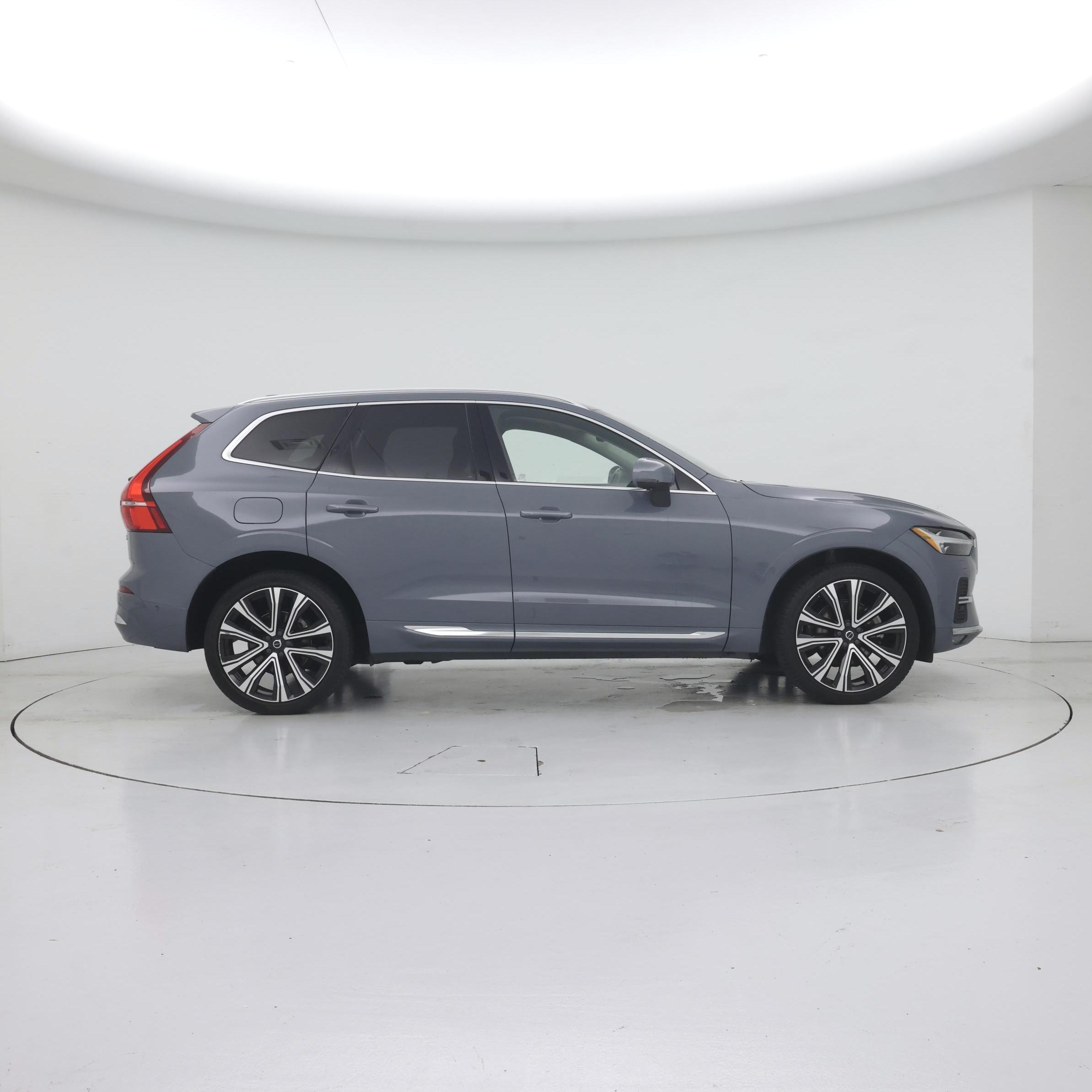 Thumbnail: 2023 Volvo XC60 - 7