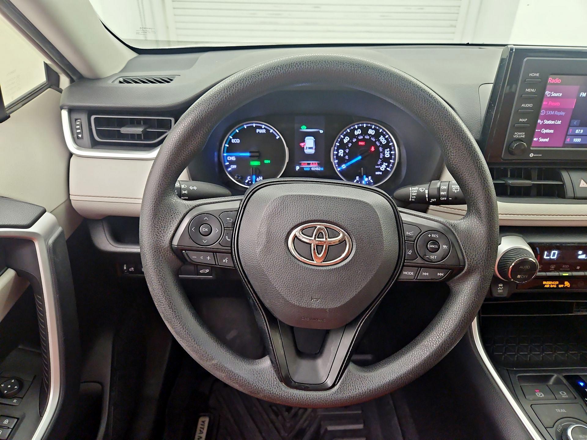Thumbnail: 2022 Toyota RAV4 - 10