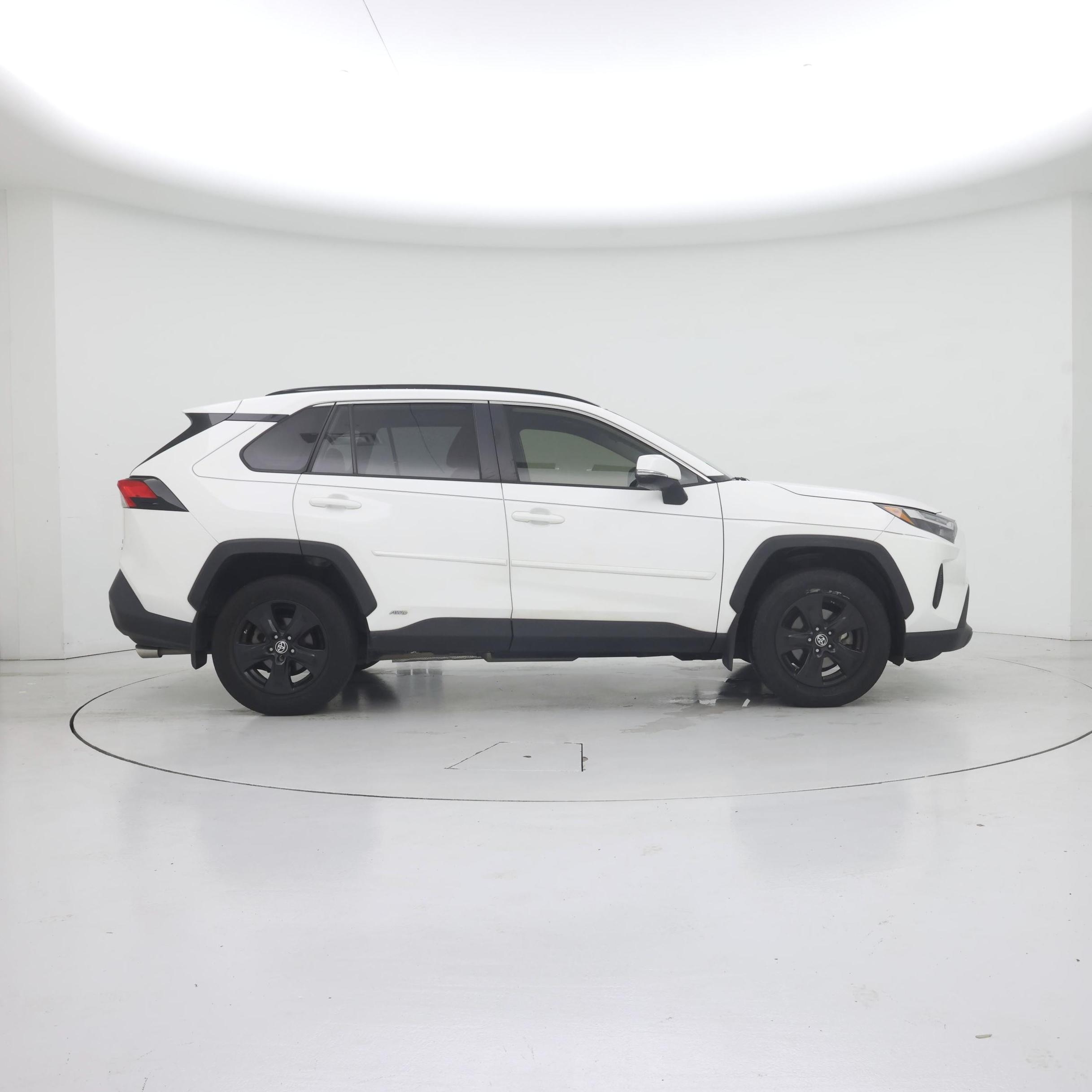 Thumbnail: 2022 Toyota RAV4 - 7