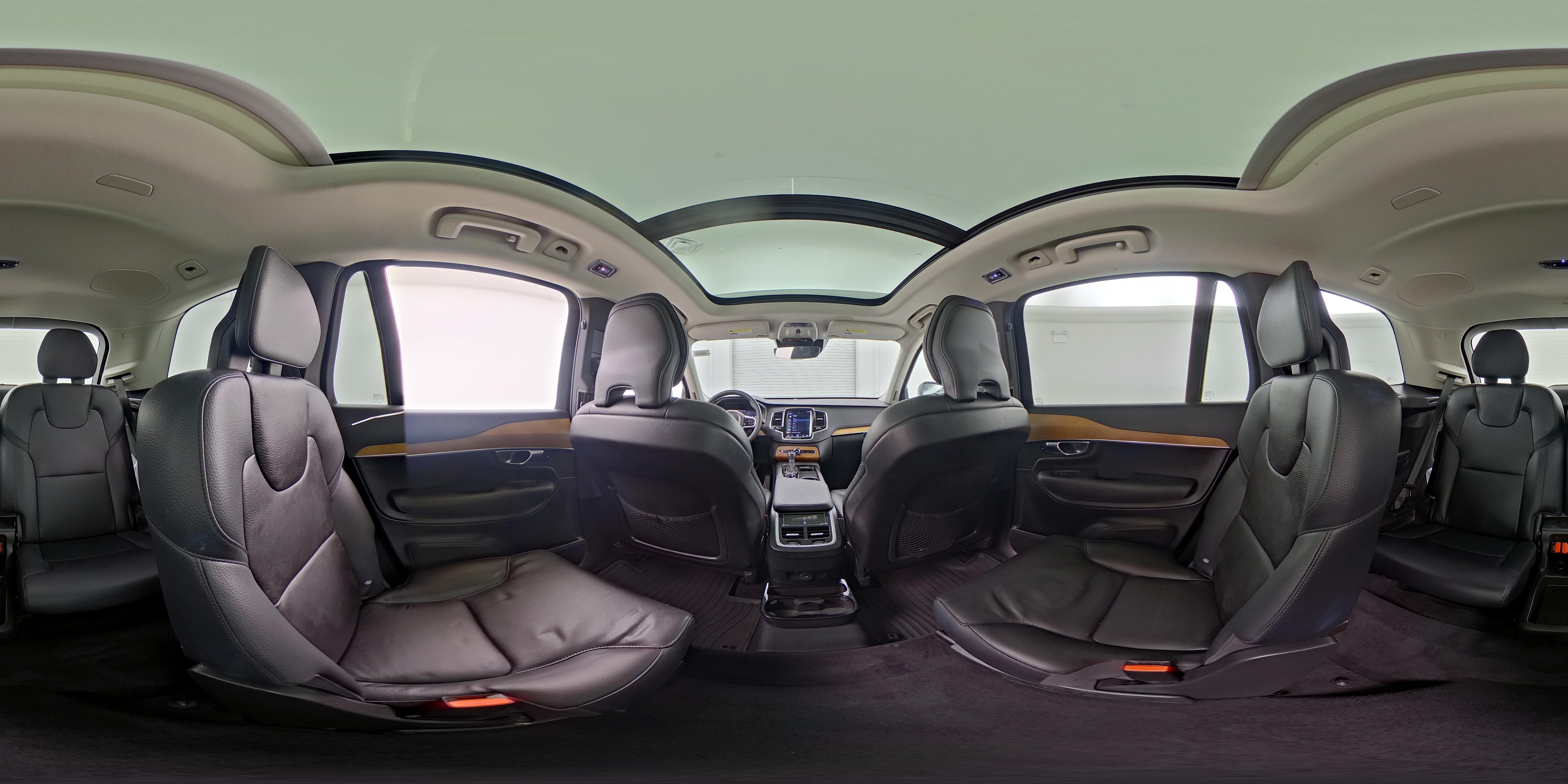 2022 Volvo XC90 Momentum - Photo 28