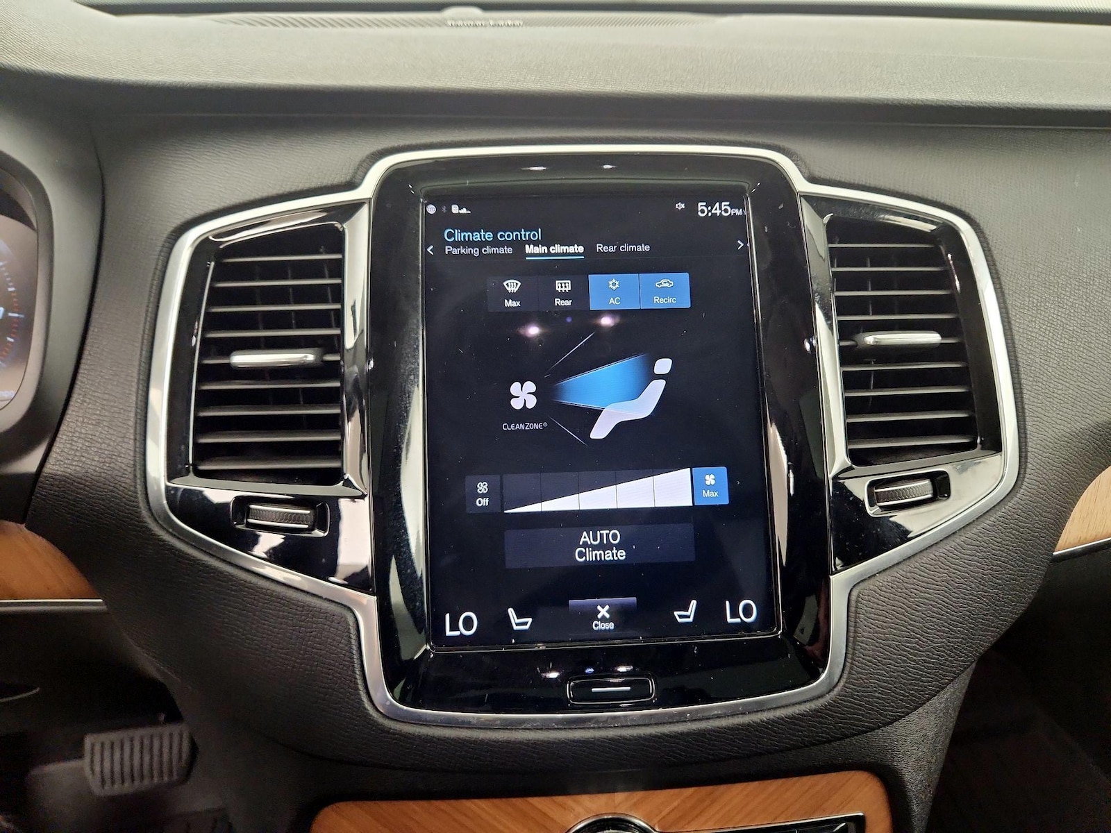 2022 Volvo XC90 Momentum - Photo 16