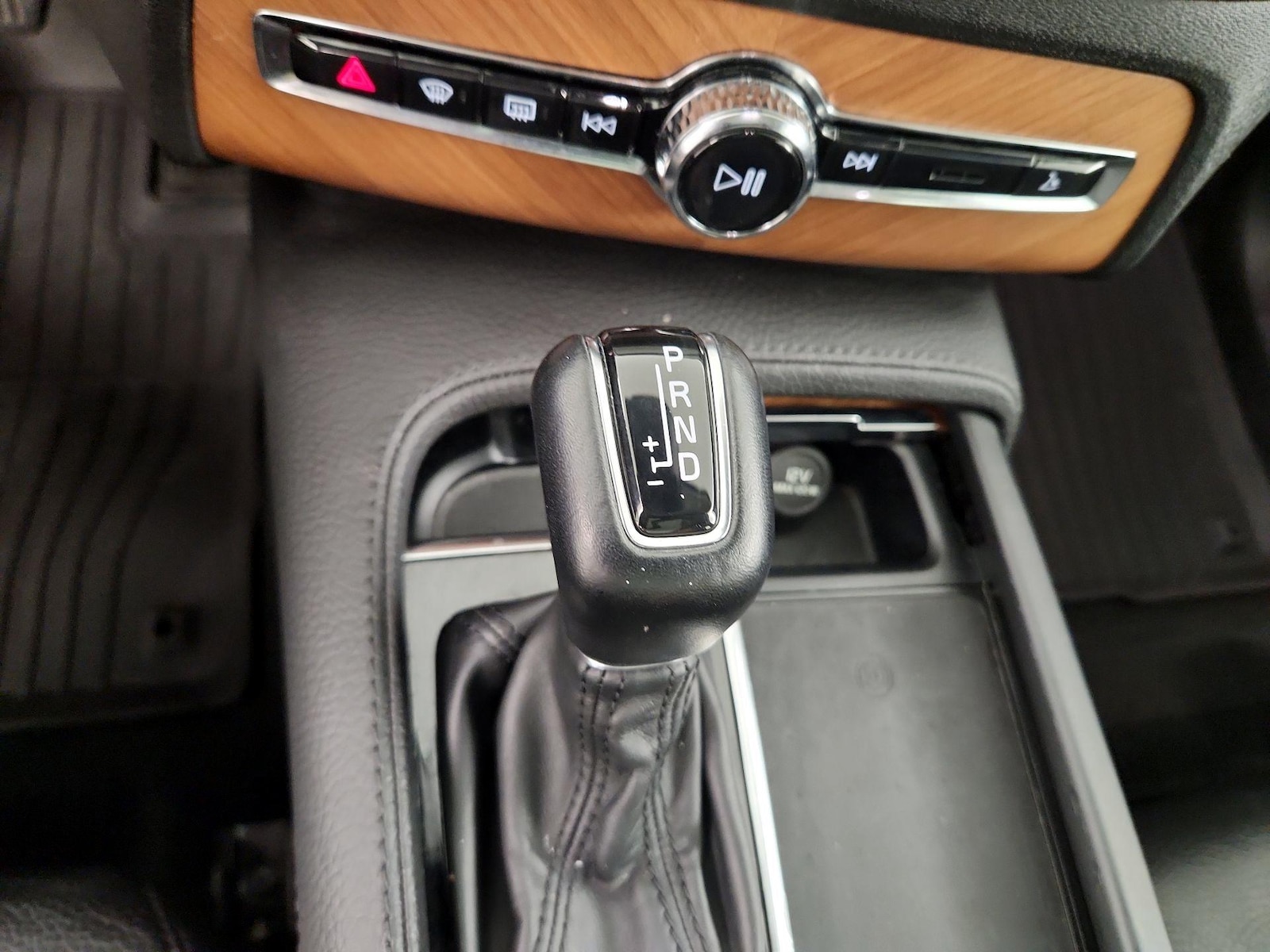 2022 Volvo XC90 Momentum - Photo 17