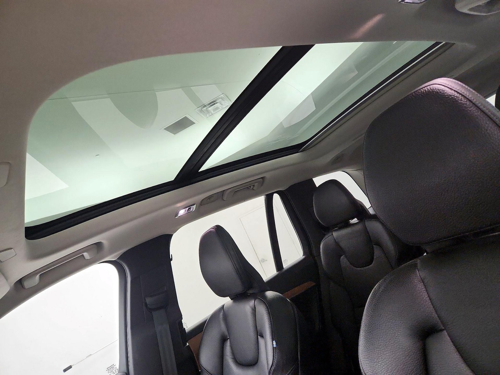 2022 Volvo XC90 Momentum - Photo 19