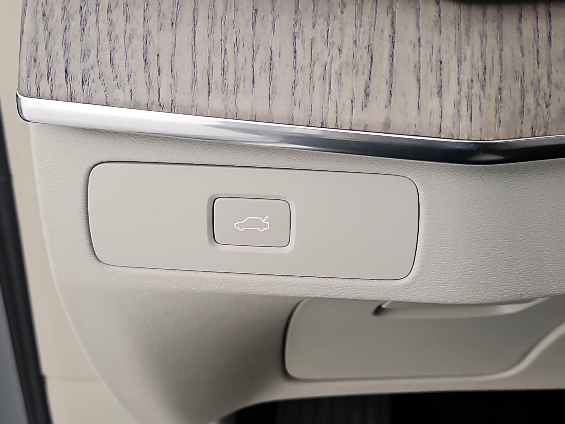 Thumbnail: 2024 Volvo XC90 - 13