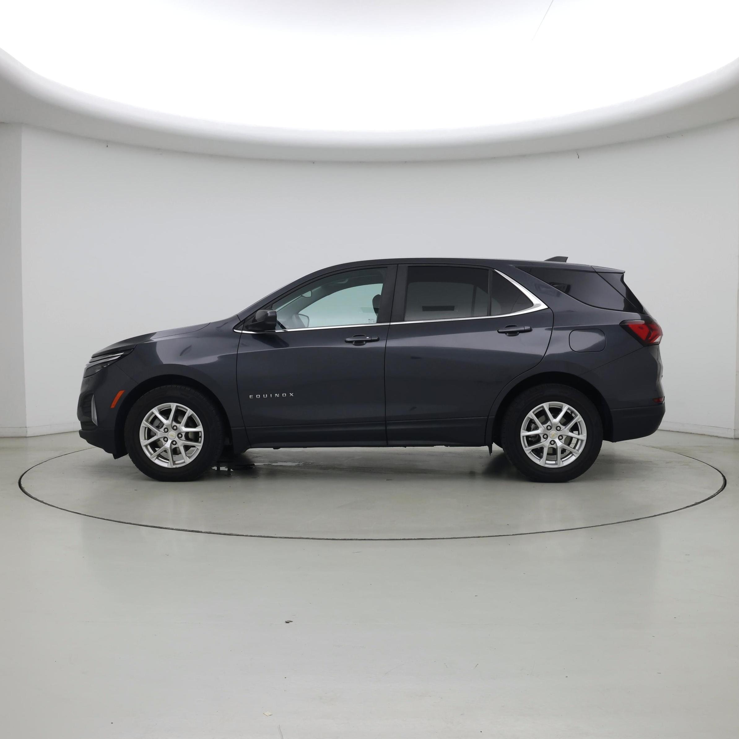 Thumbnail: 2022 Chevrolet Equinox - 3