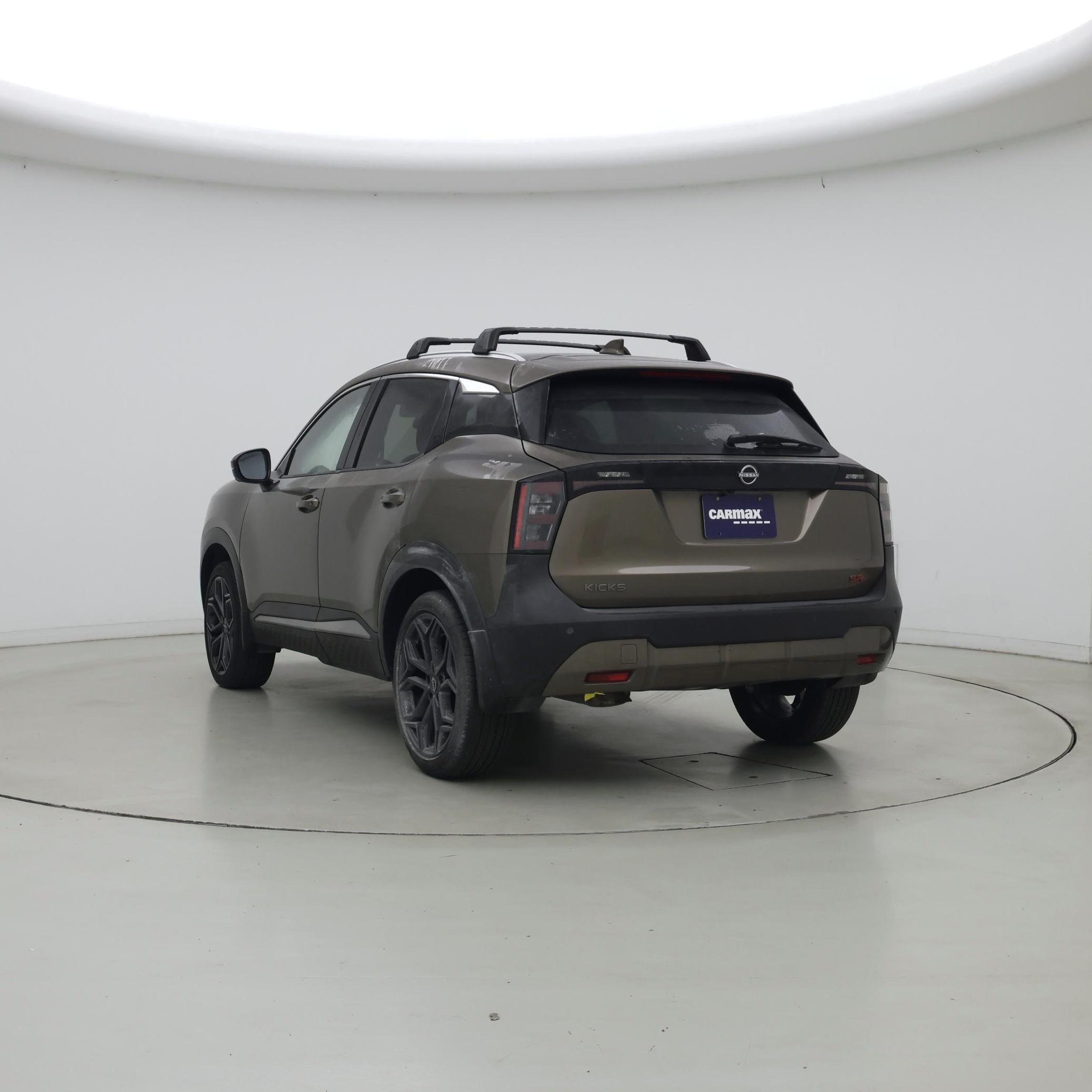 Thumbnail: 2025 Nissan Kicks - 2