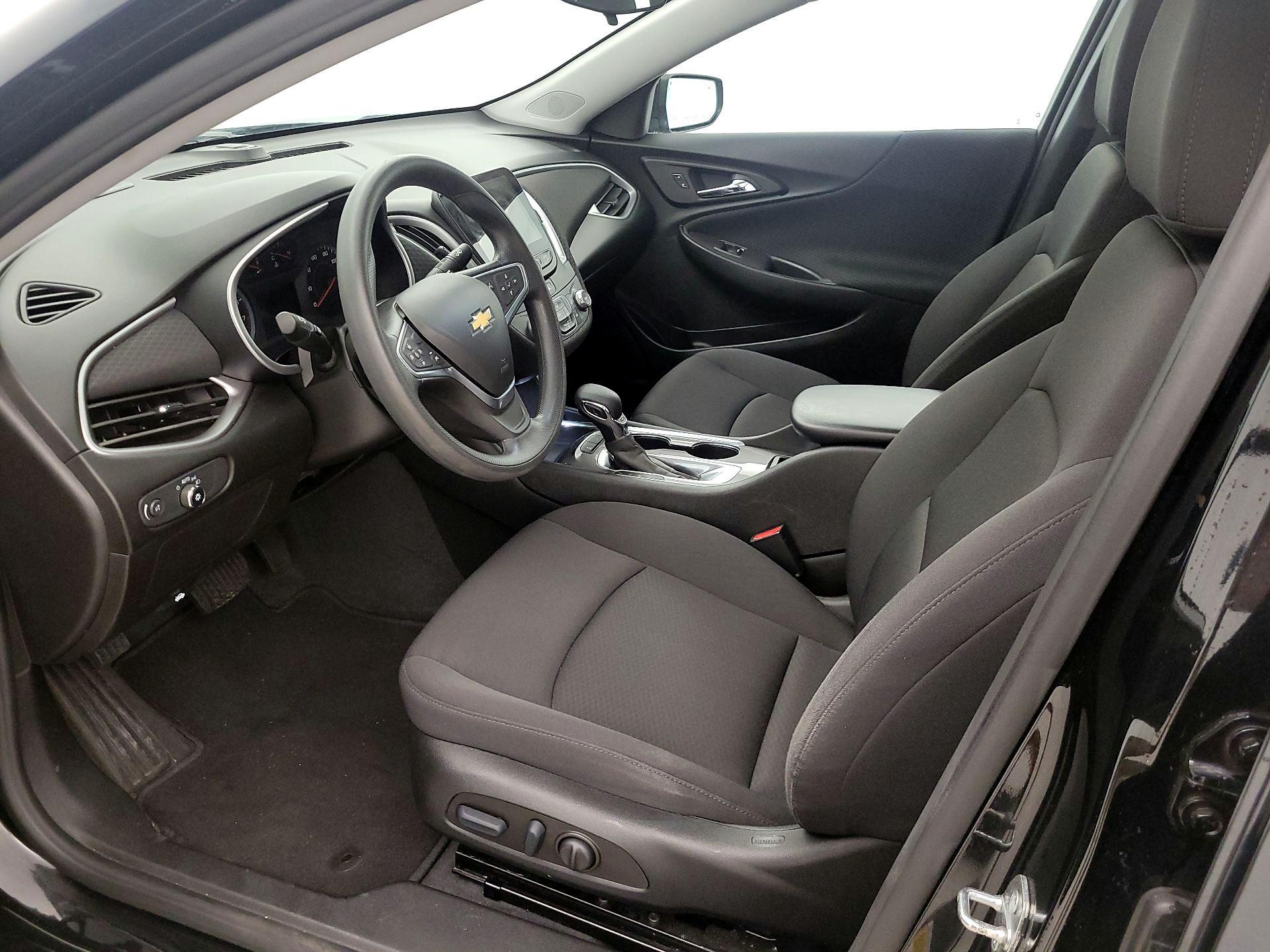 Thumbnail: 2022 Chevrolet Malibu - 11