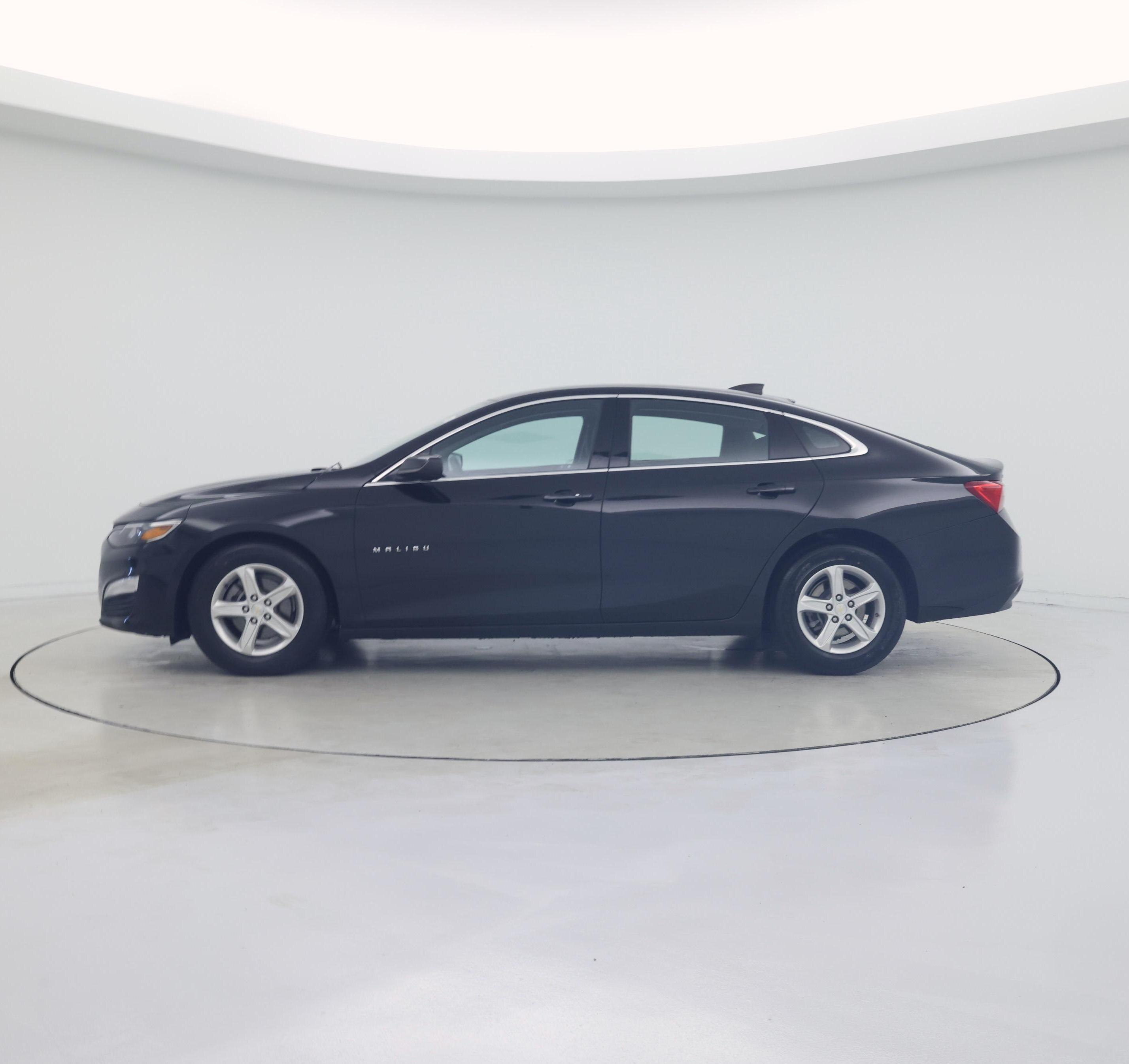 Thumbnail: 2022 Chevrolet Malibu - 3