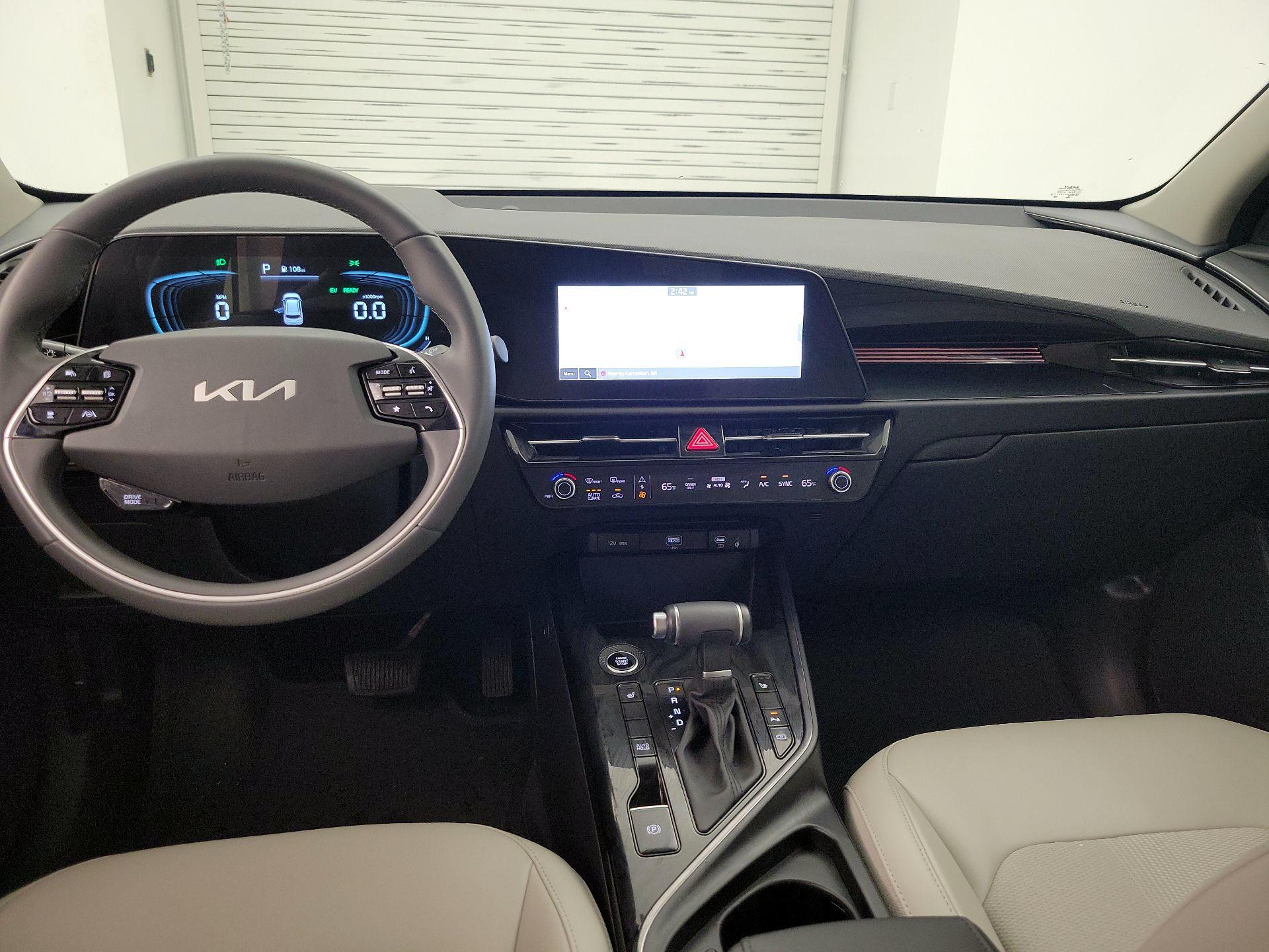 Thumbnail: 2025 Kia Niro - 9