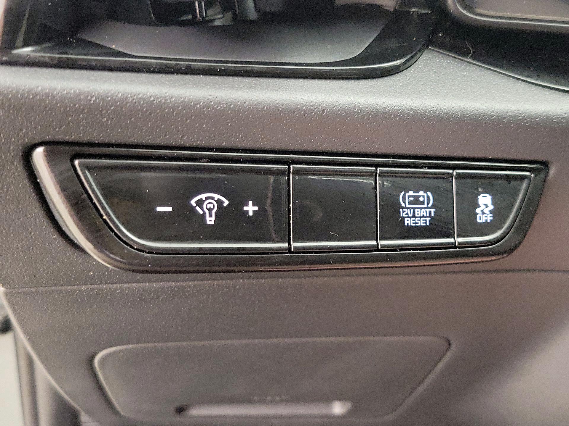 Thumbnail: 2025 Kia Niro - 13