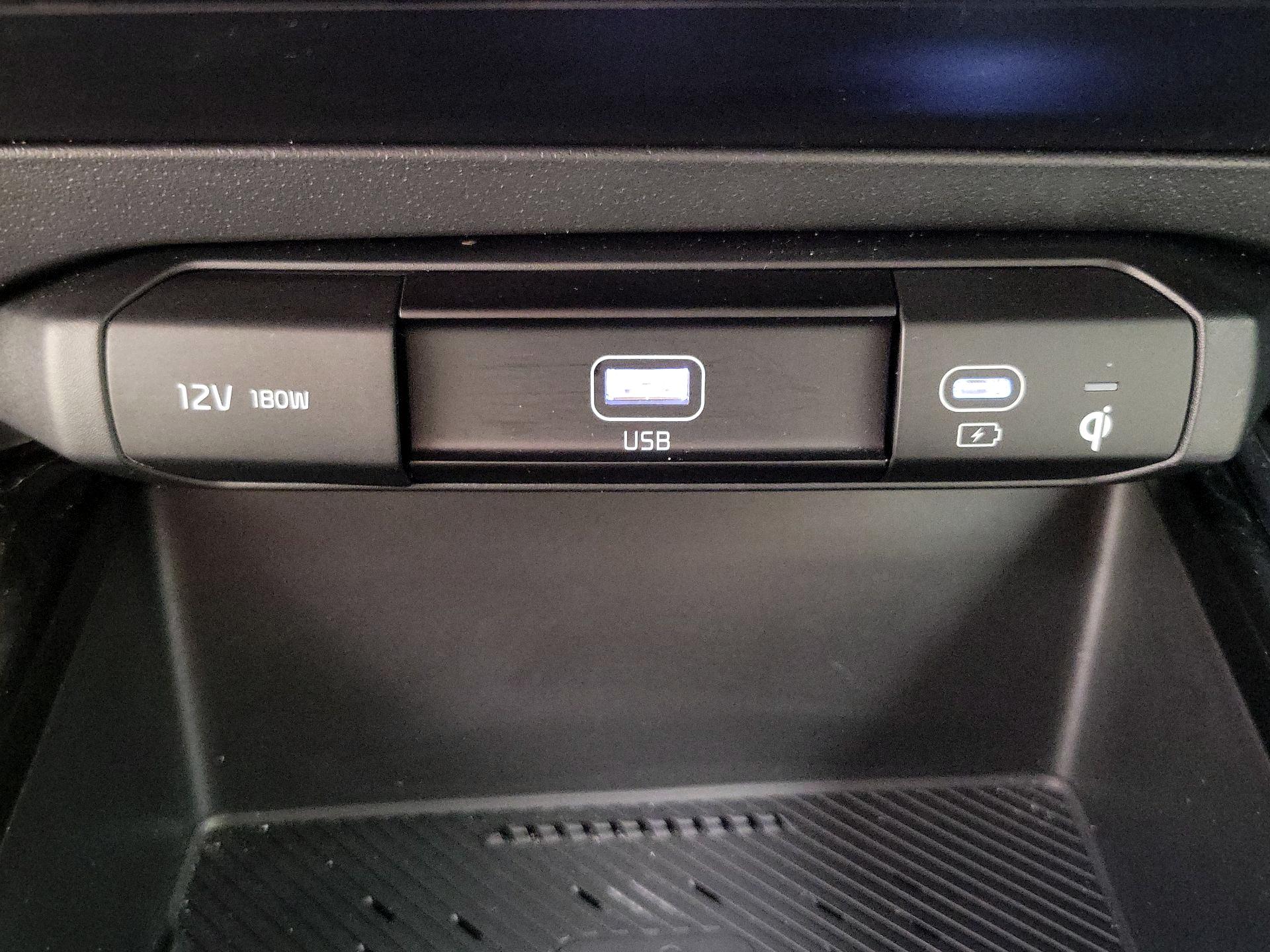 Thumbnail: 2025 Kia Niro - 19