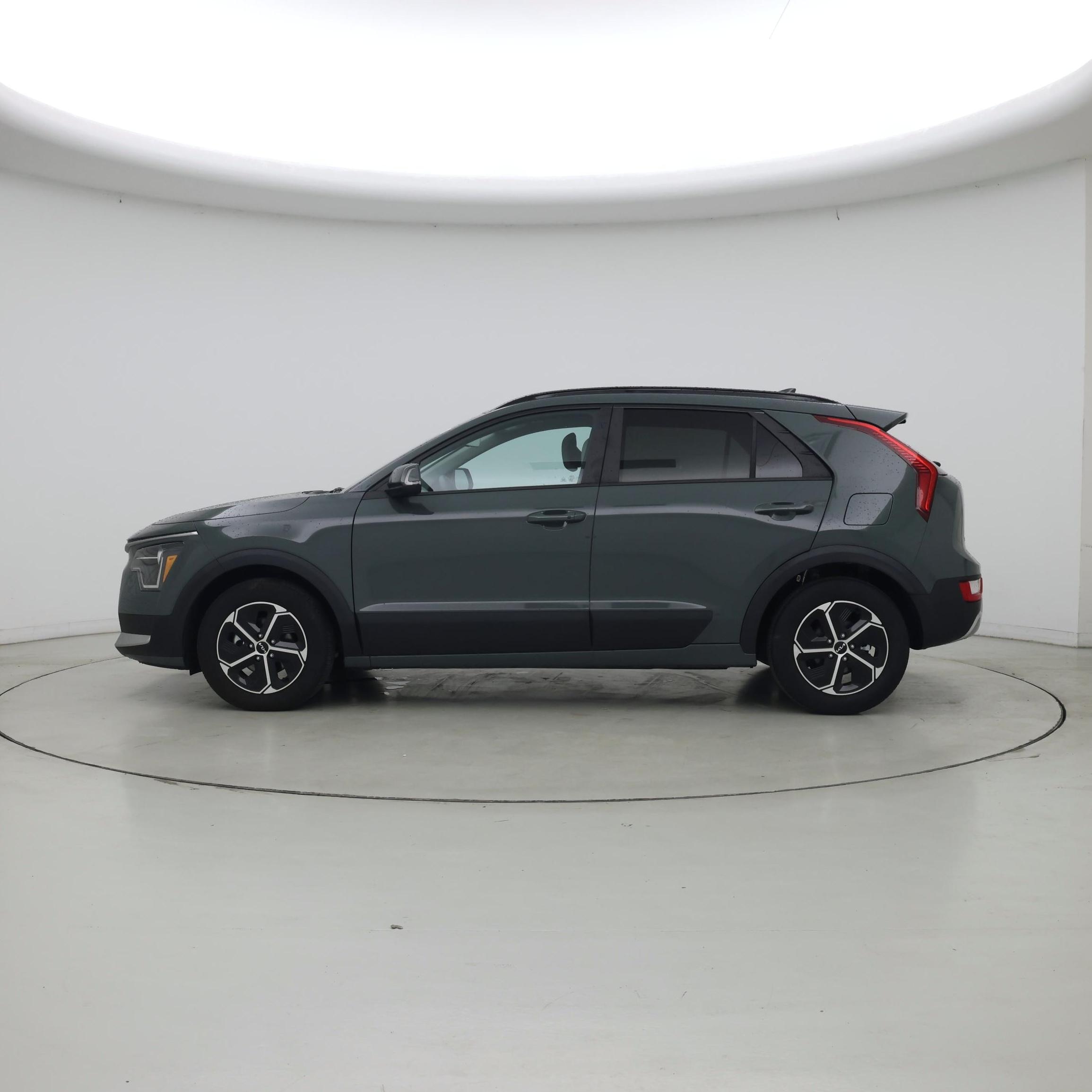 Thumbnail: 2025 Kia Niro - 3