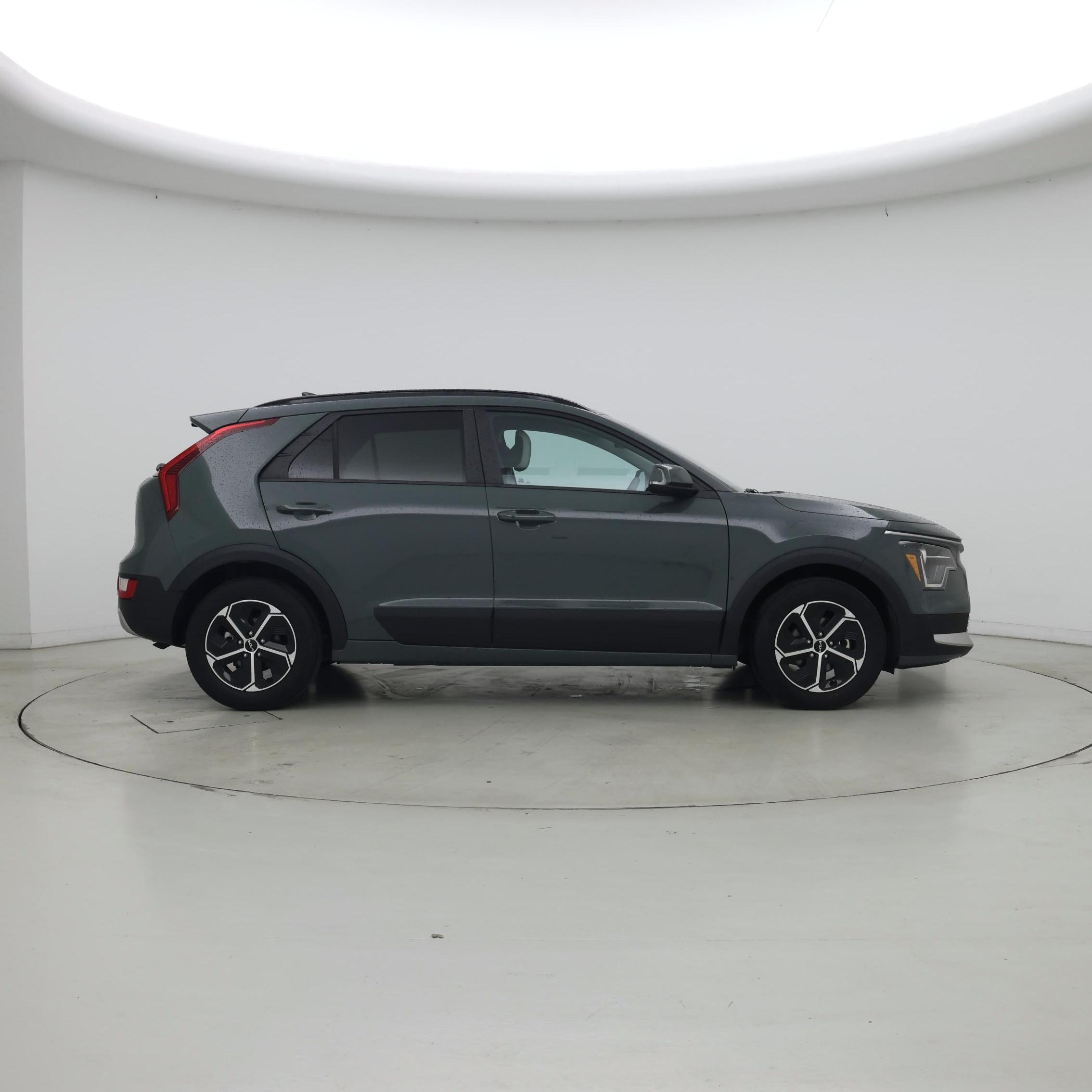 Thumbnail: 2025 Kia Niro - 7