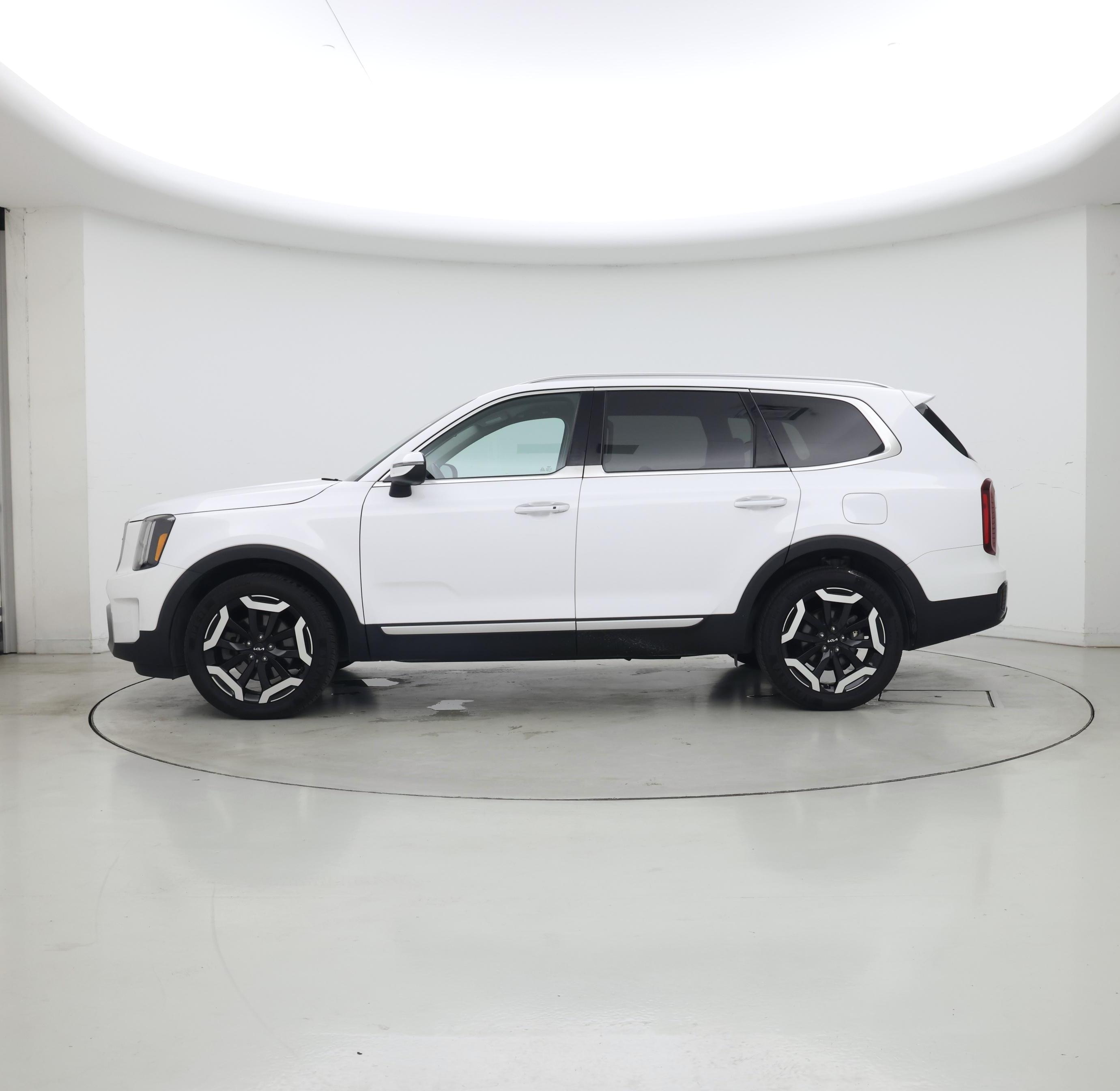 Thumbnail: 2023 Kia Telluride - 3
