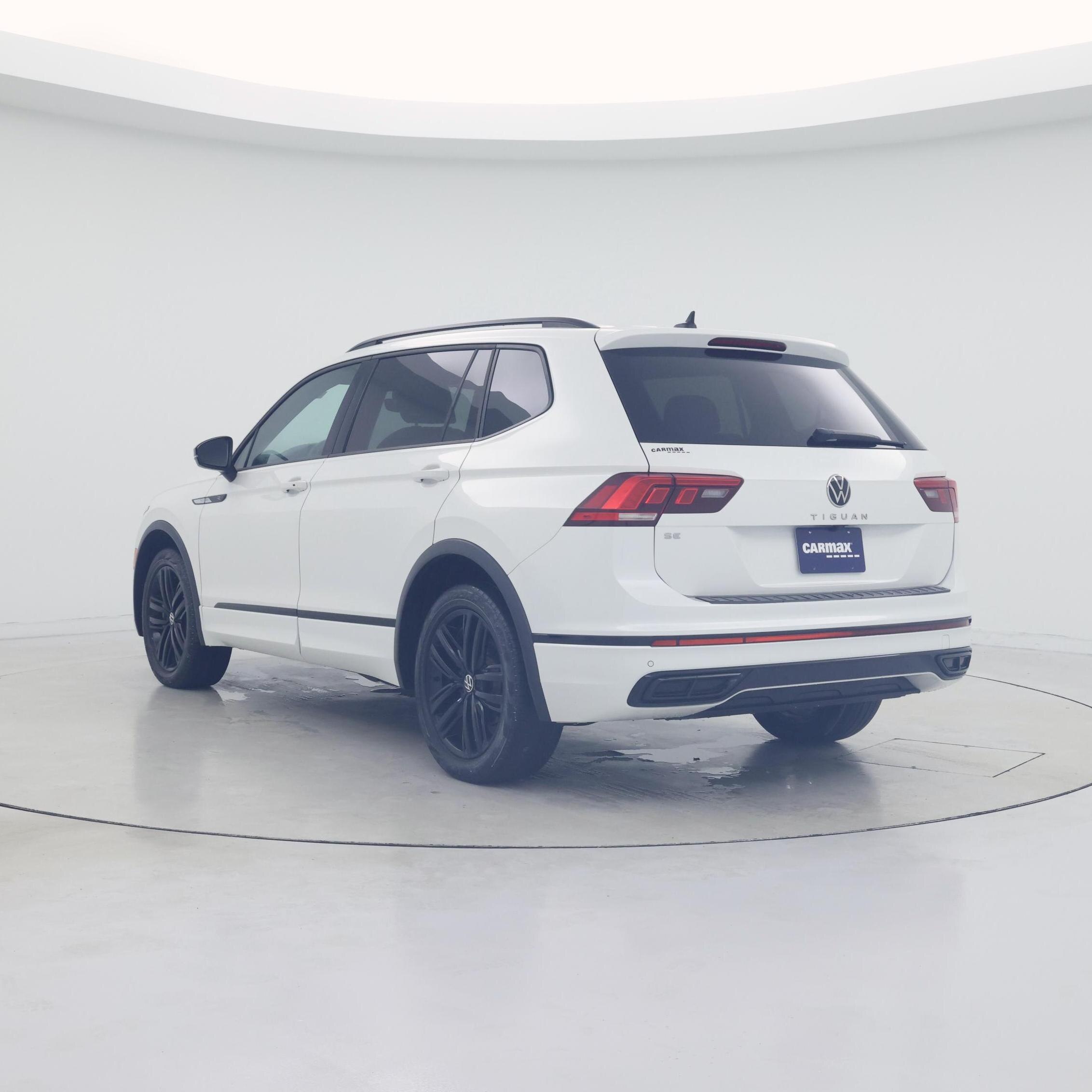 Thumbnail: 2022 Volkswagen Tiguan - 2
