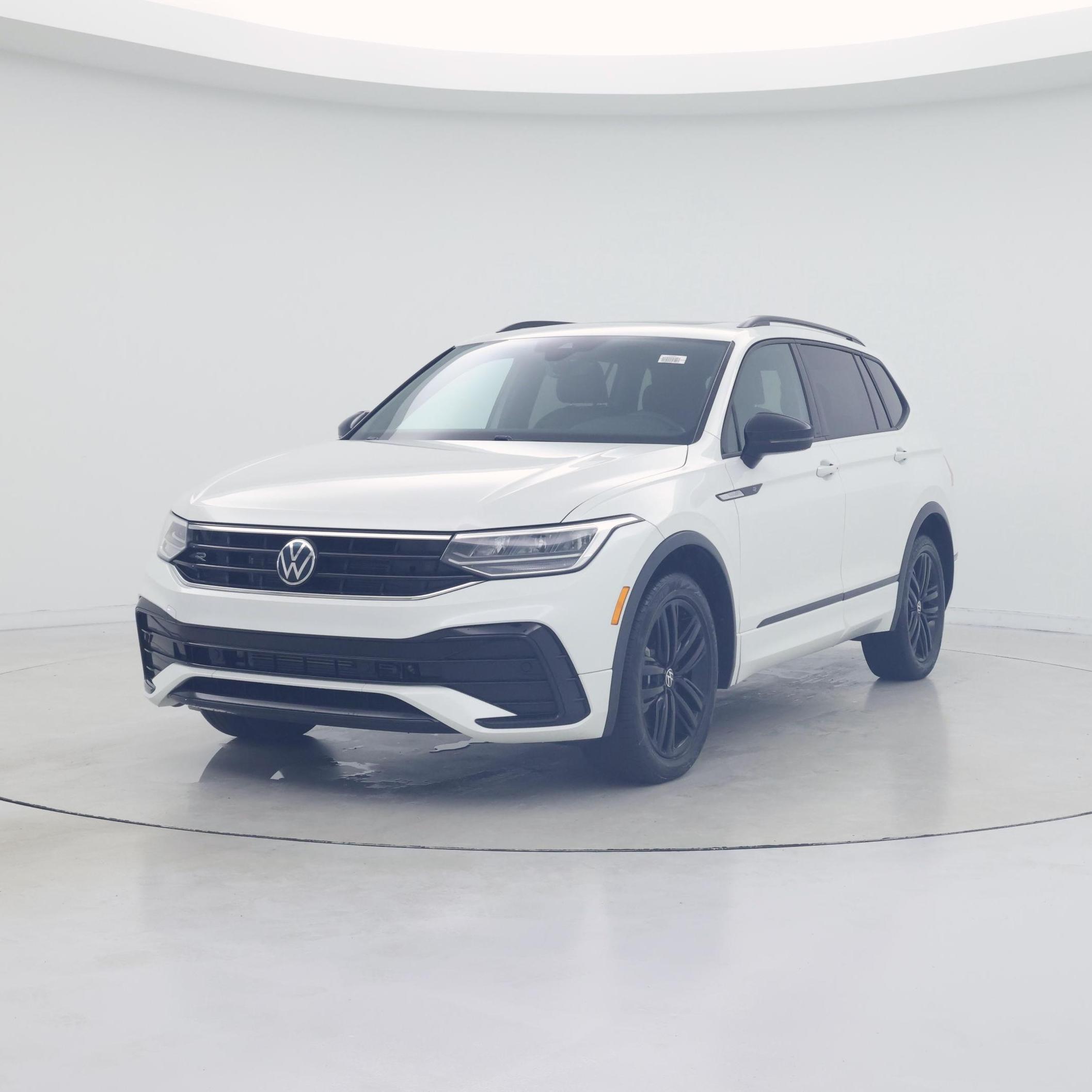 Thumbnail: 2022 Volkswagen Tiguan - 4