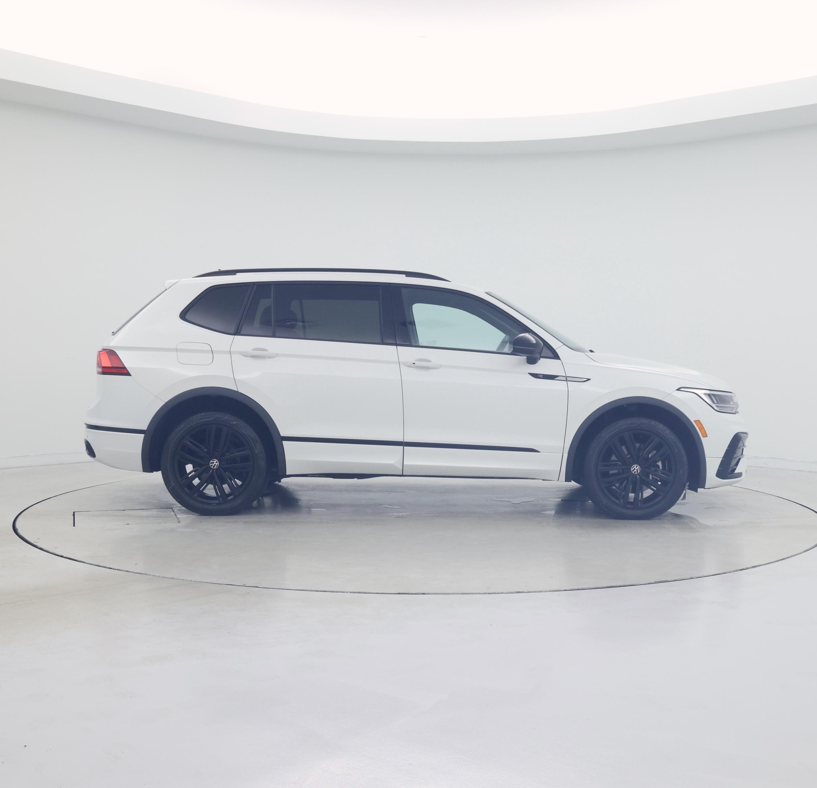 Thumbnail: 2022 Volkswagen Tiguan - 7