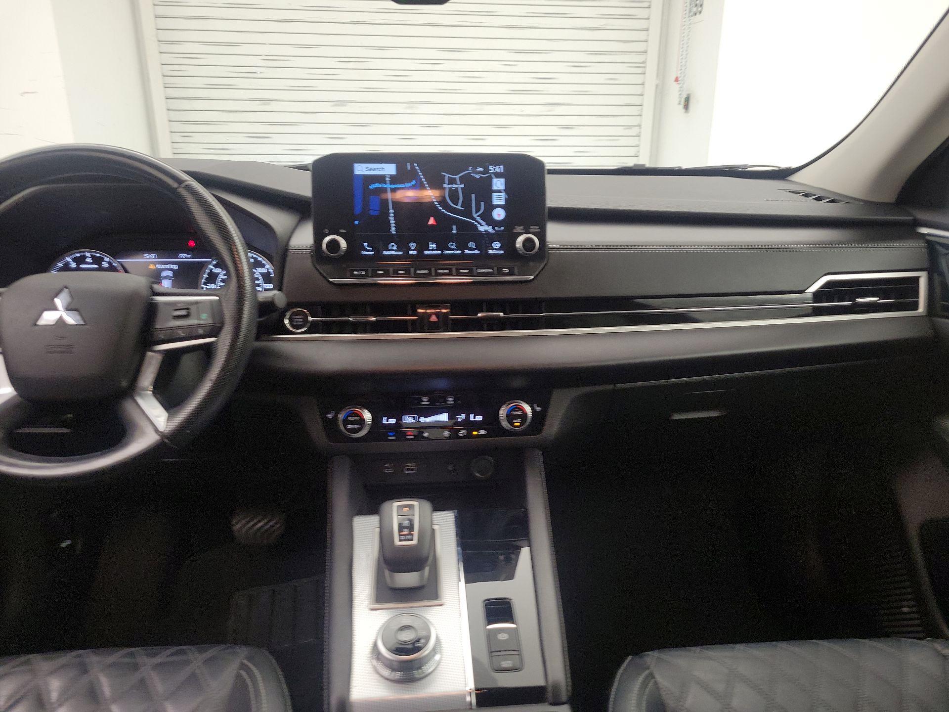 Thumbnail: 2022 Mitsubishi Outlander - 9
