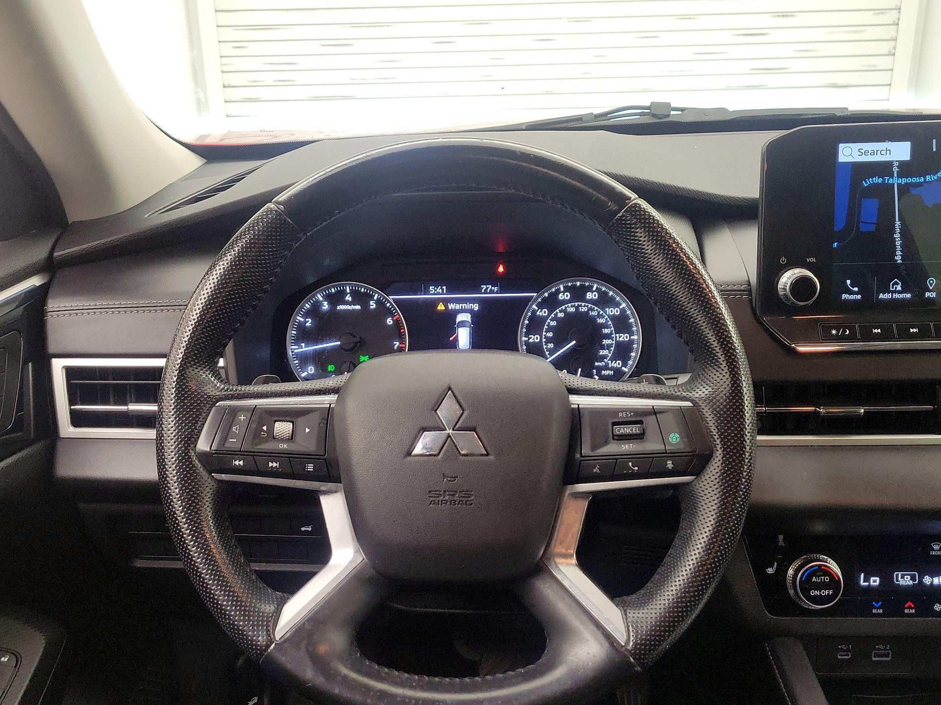 Thumbnail: 2022 Mitsubishi Outlander - 10