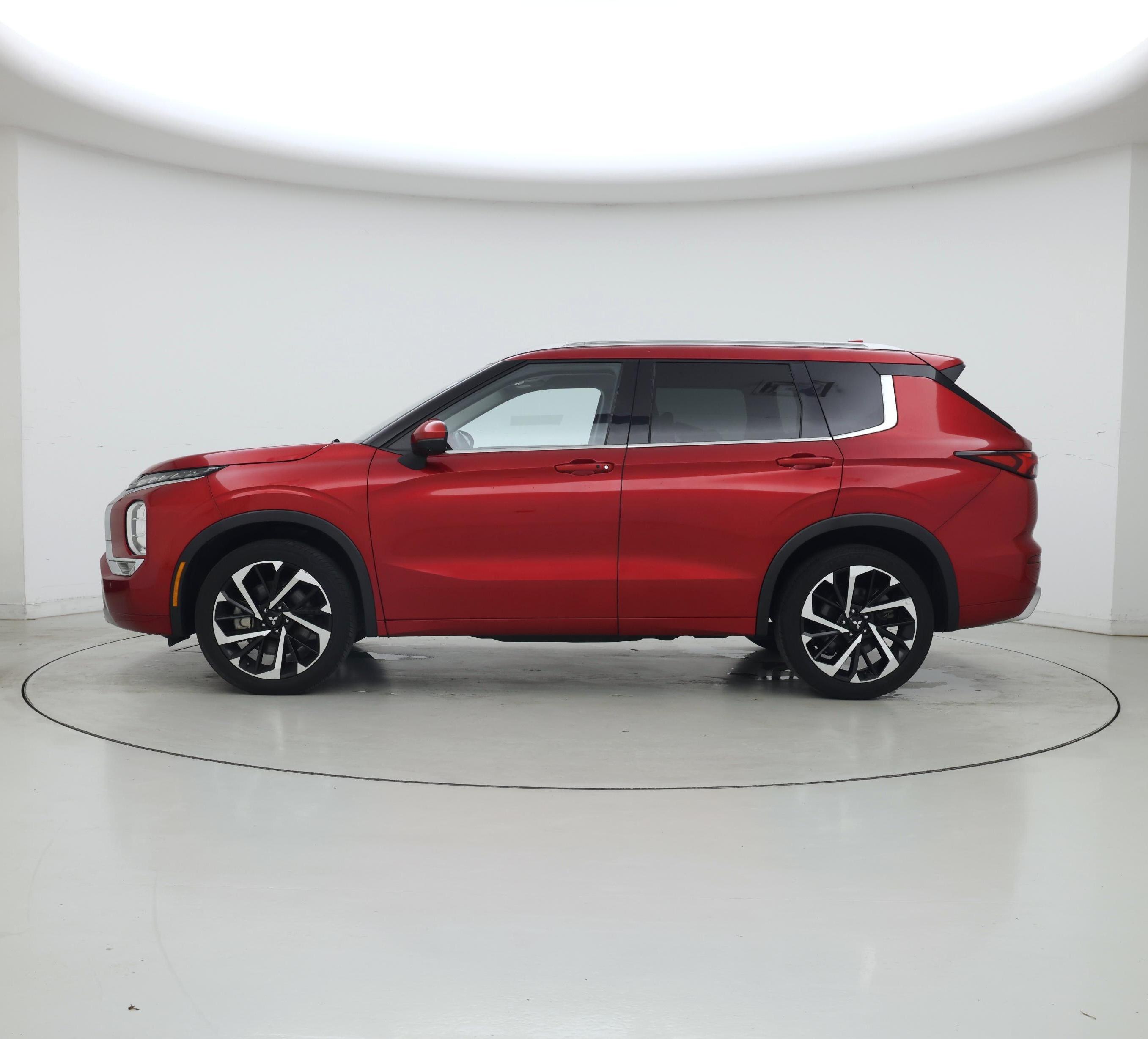 Thumbnail: 2022 Mitsubishi Outlander - 3