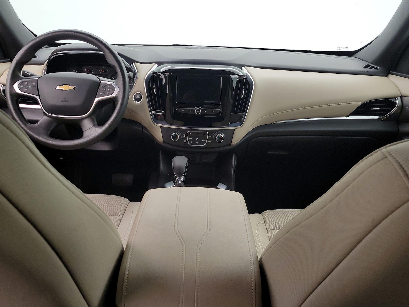 2023 Chevrolet Traverse LS - Photo 10