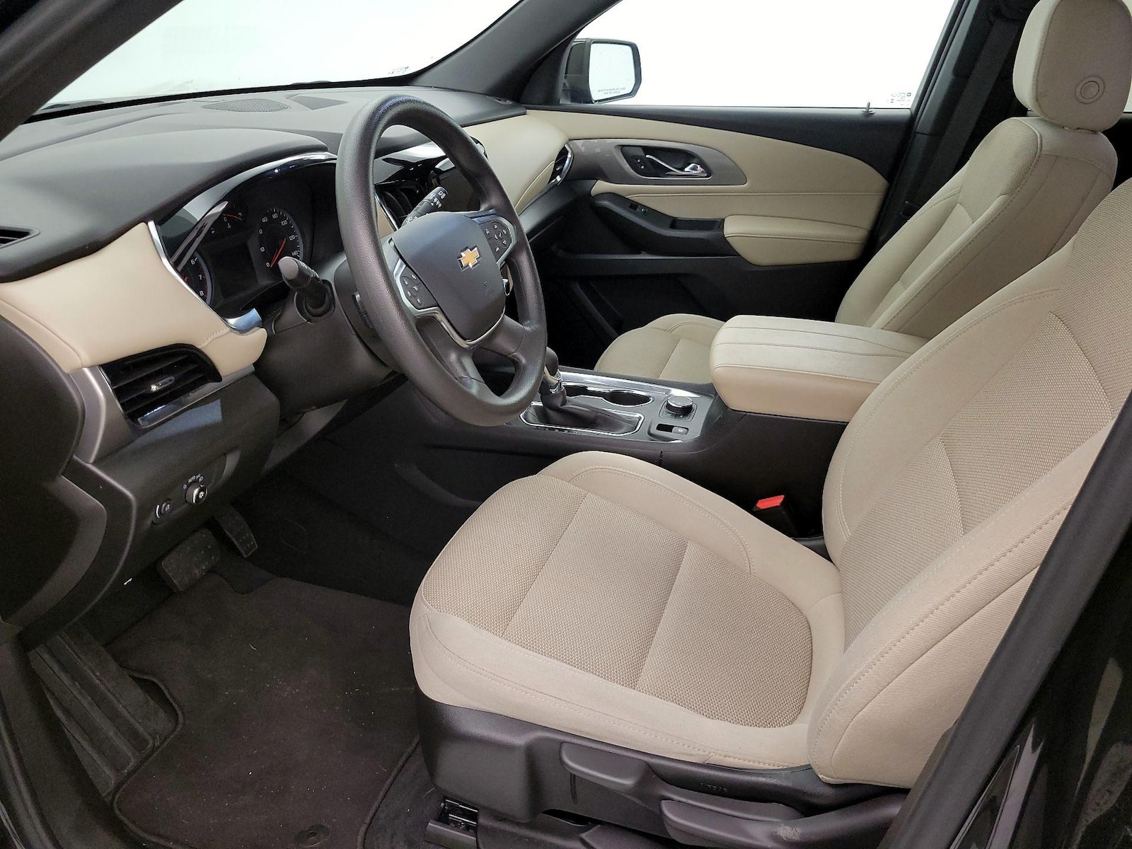 2023 Chevrolet Traverse LS - Photo 12