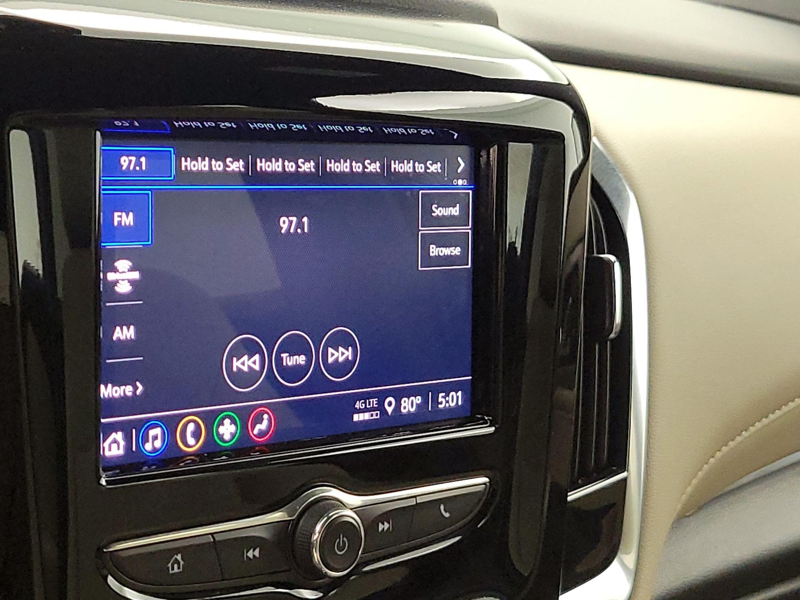 2023 Chevrolet Traverse LS - Photo 16