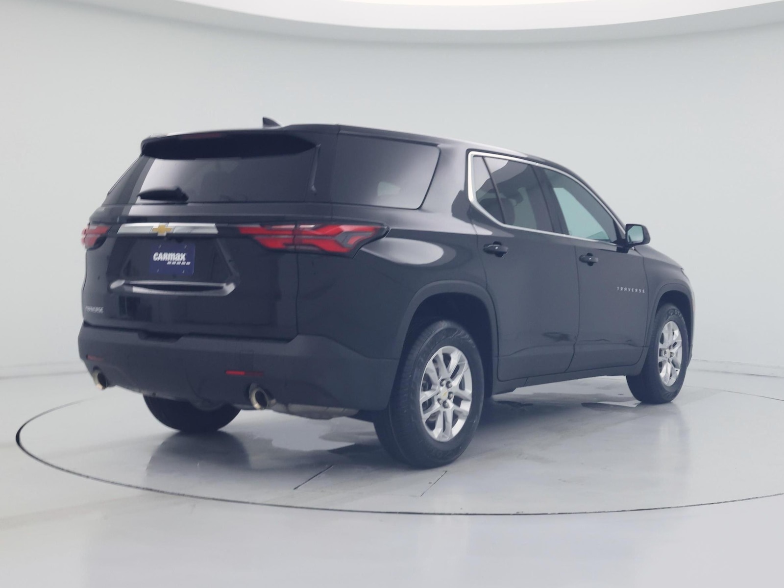 2023 Chevrolet Traverse LS - Photo 9
