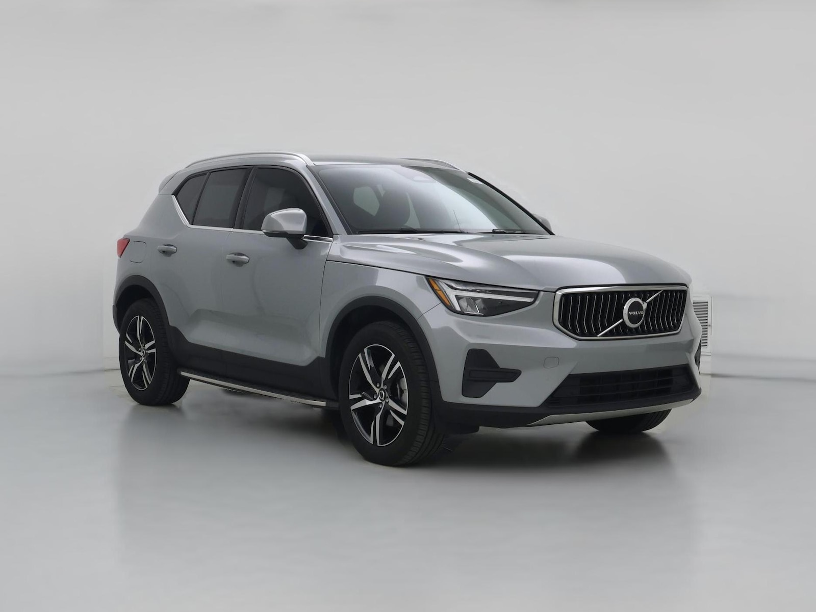 2025 Volvo XC40 Core