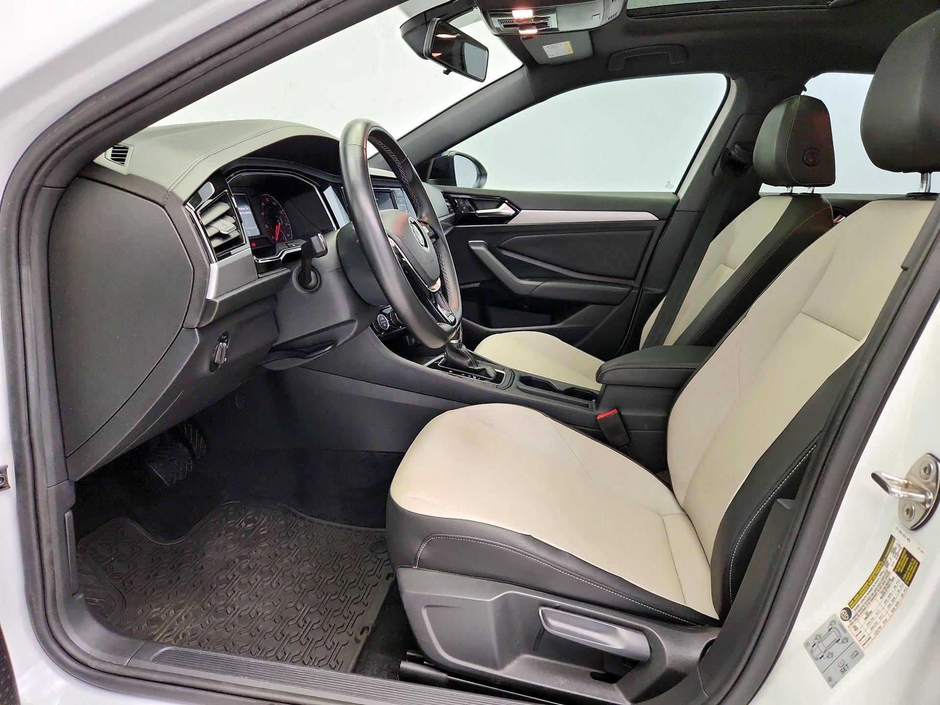 Thumbnail: 2019 Volkswagen Jetta - 11