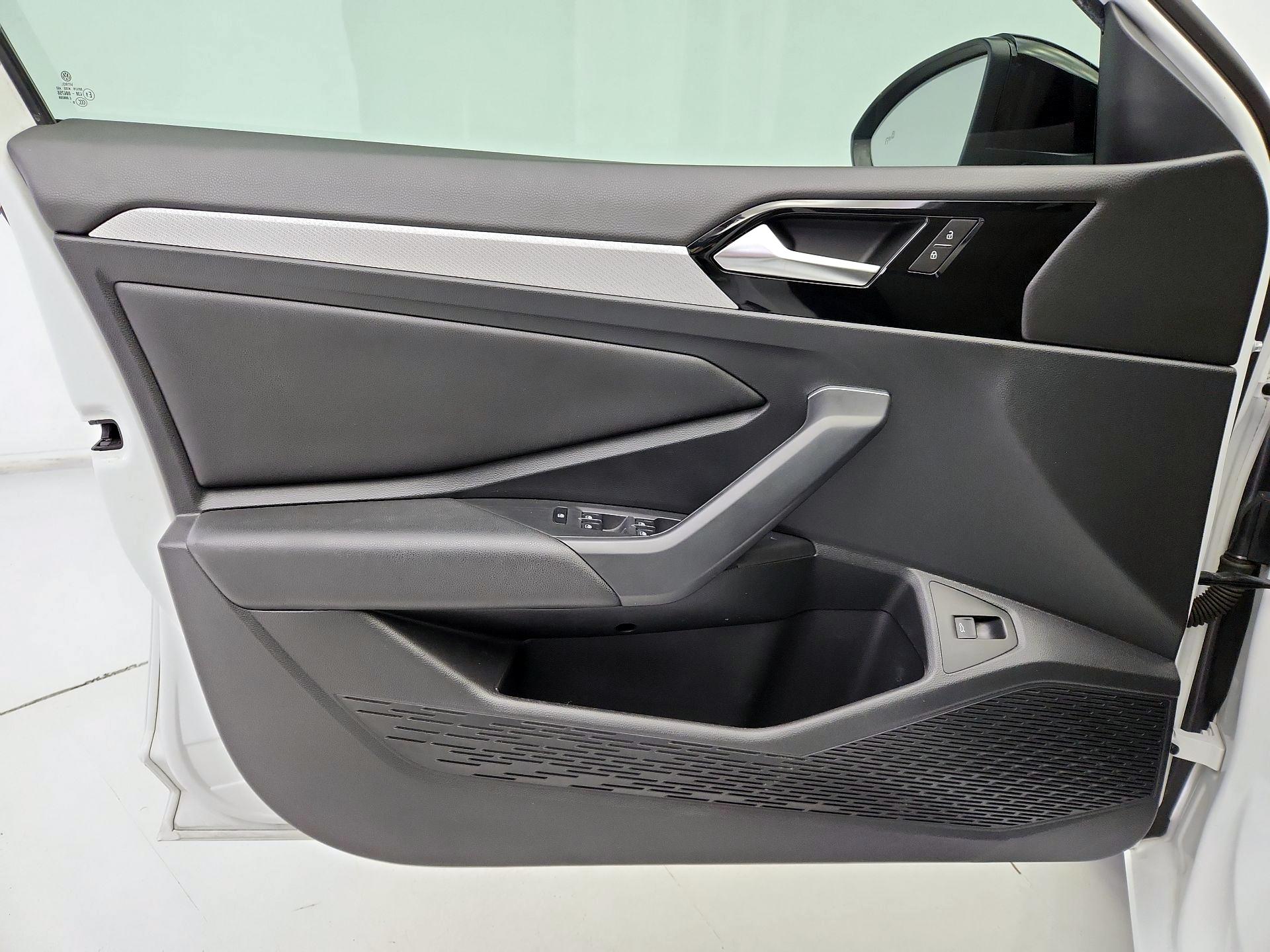 Thumbnail: 2019 Volkswagen Jetta - 12